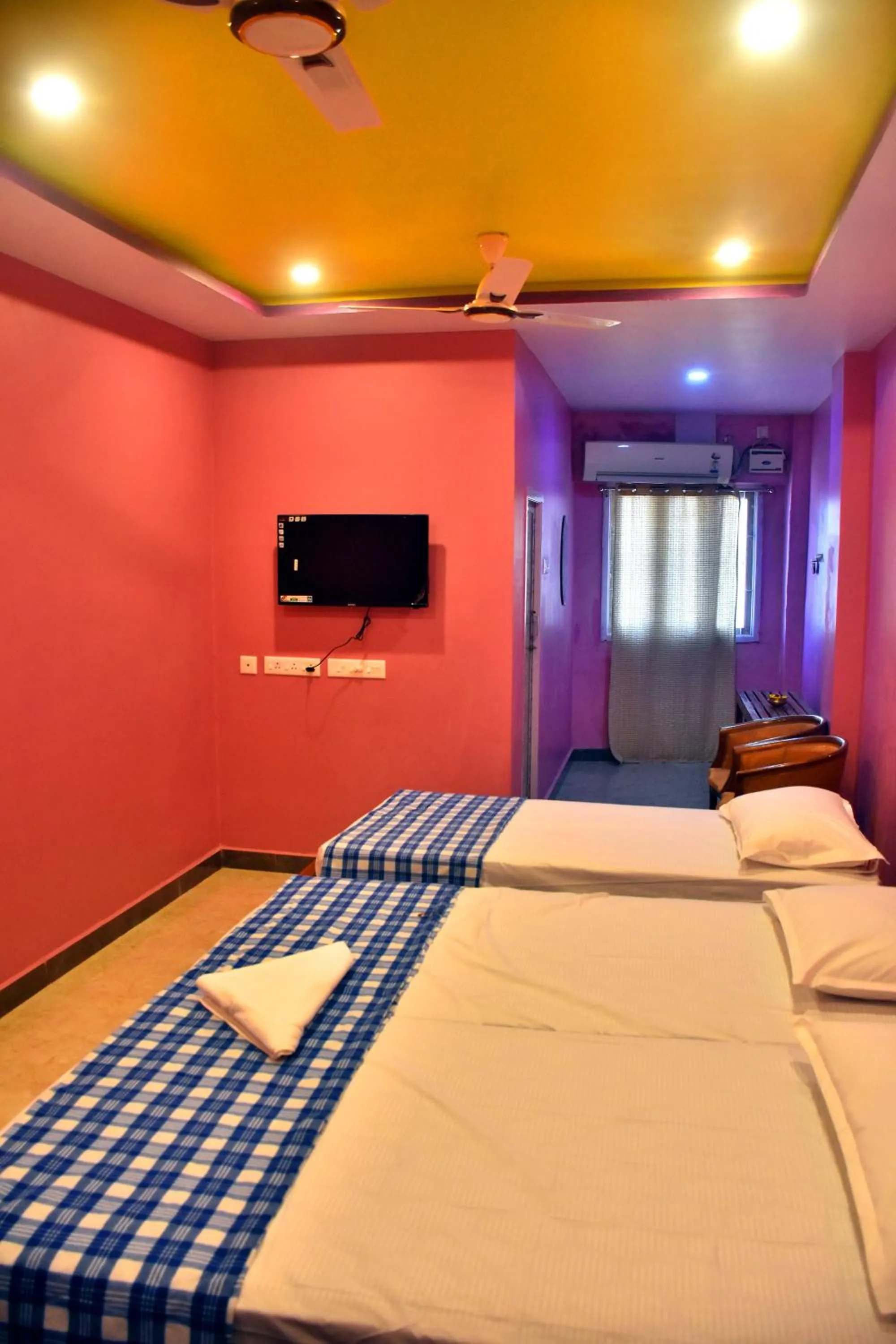 Bed in City Plaza Lodge