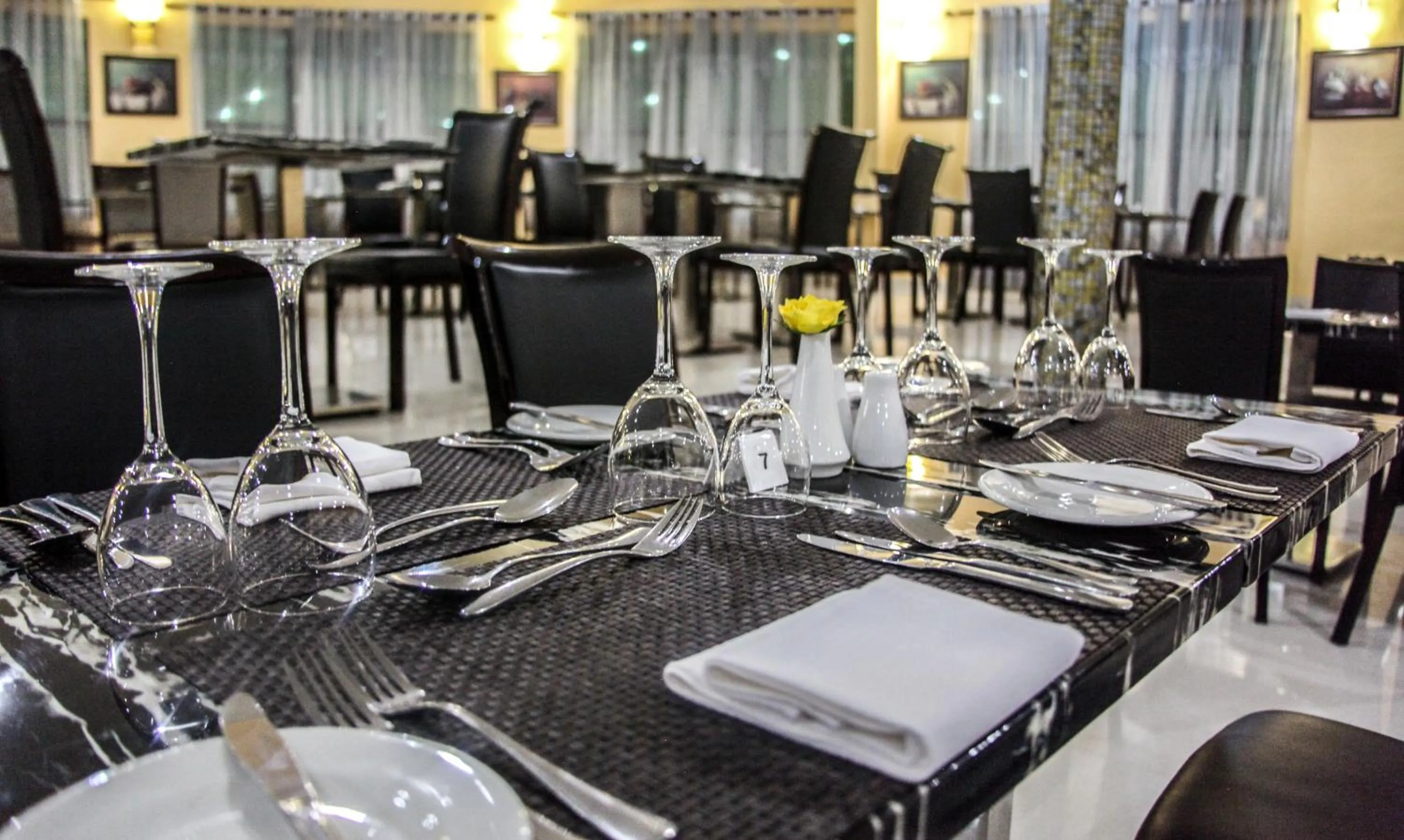 Restaurant/places to eat in Mika Convention Center