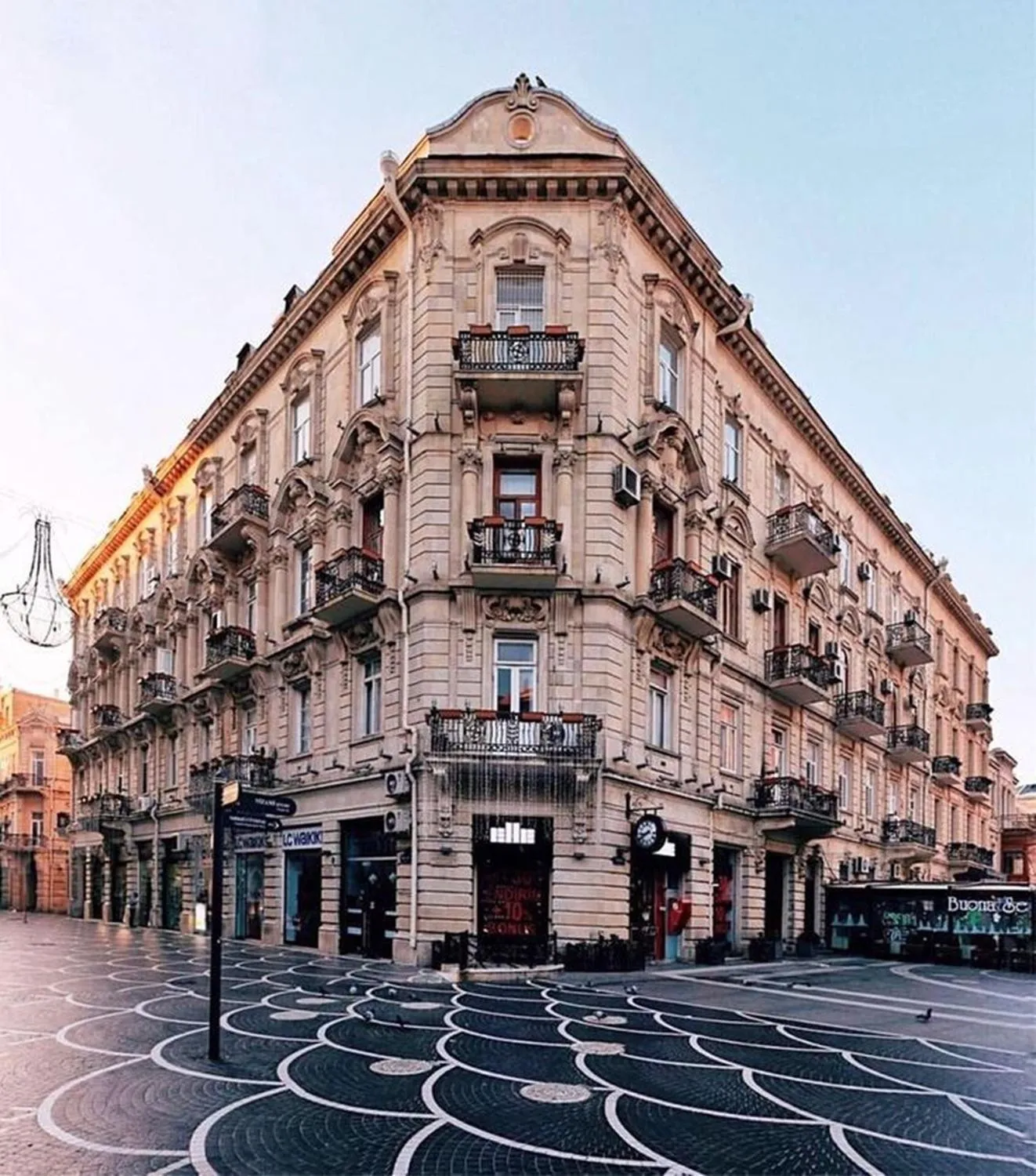 Property building in Apartments History 1870