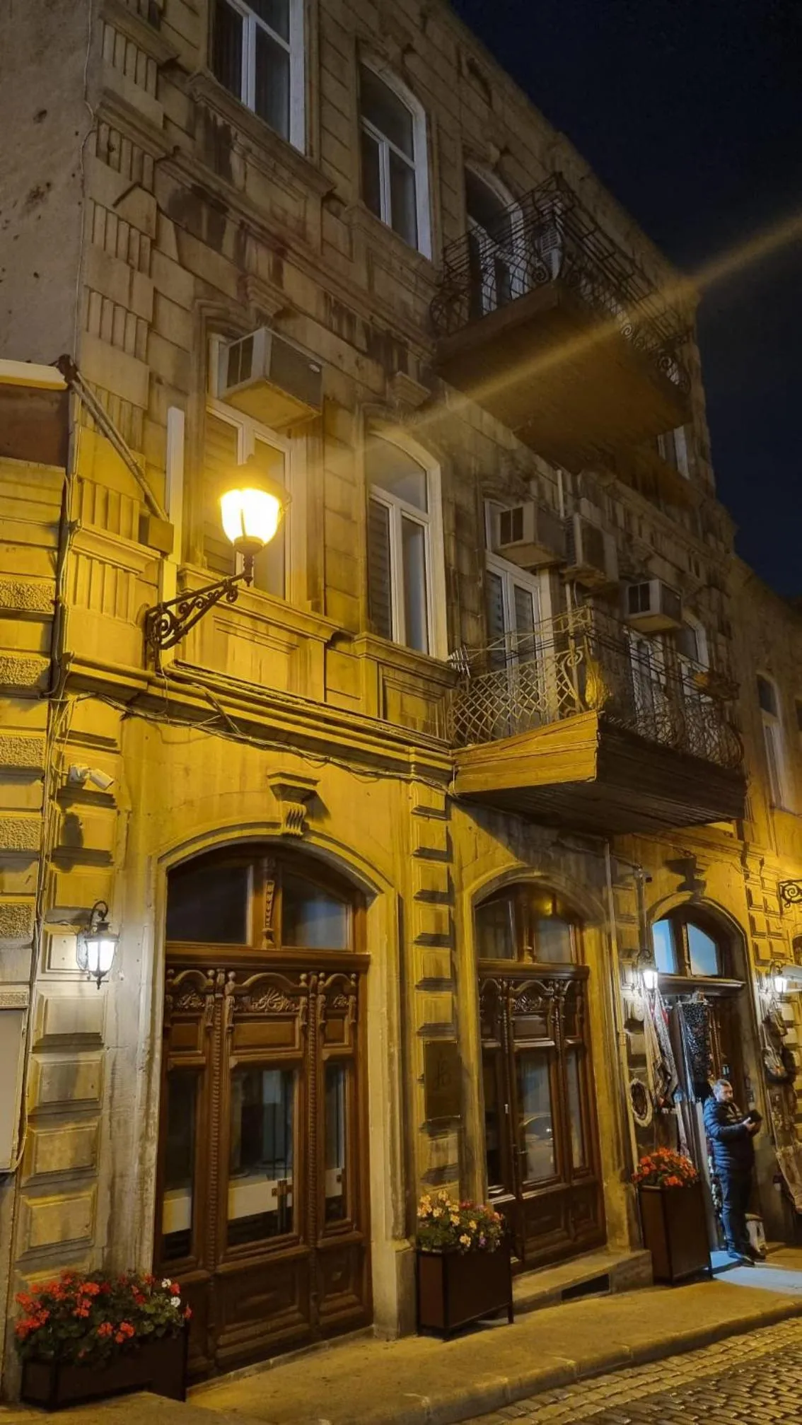 Property building in Apartments History 1870