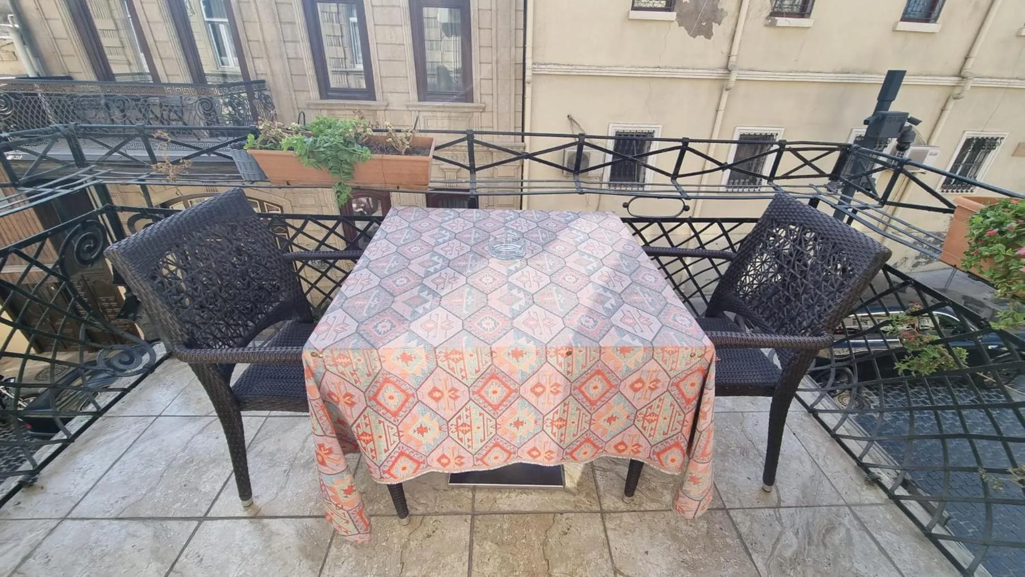 Property building in Apartments History 1870