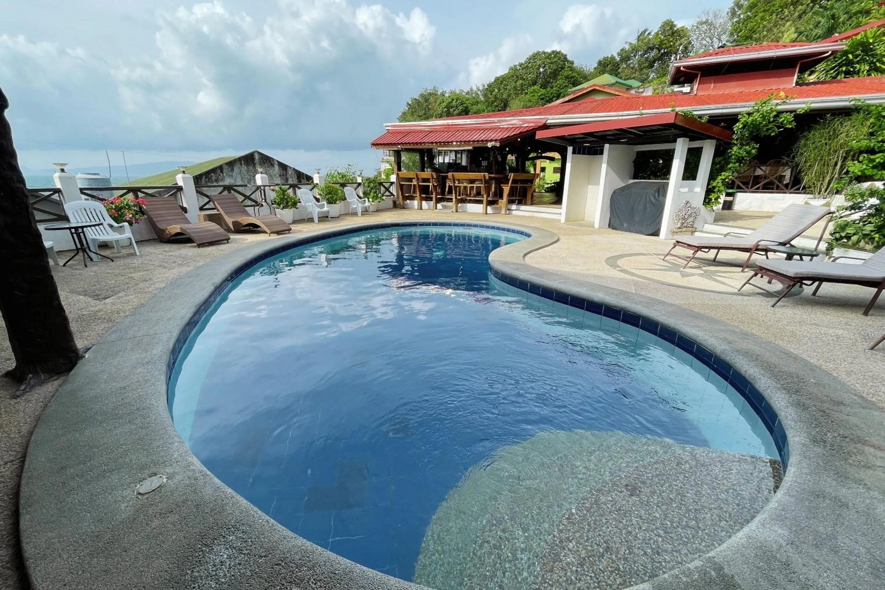 Swimming pool in Oriental Hill Sabang Resort Puerto Galera