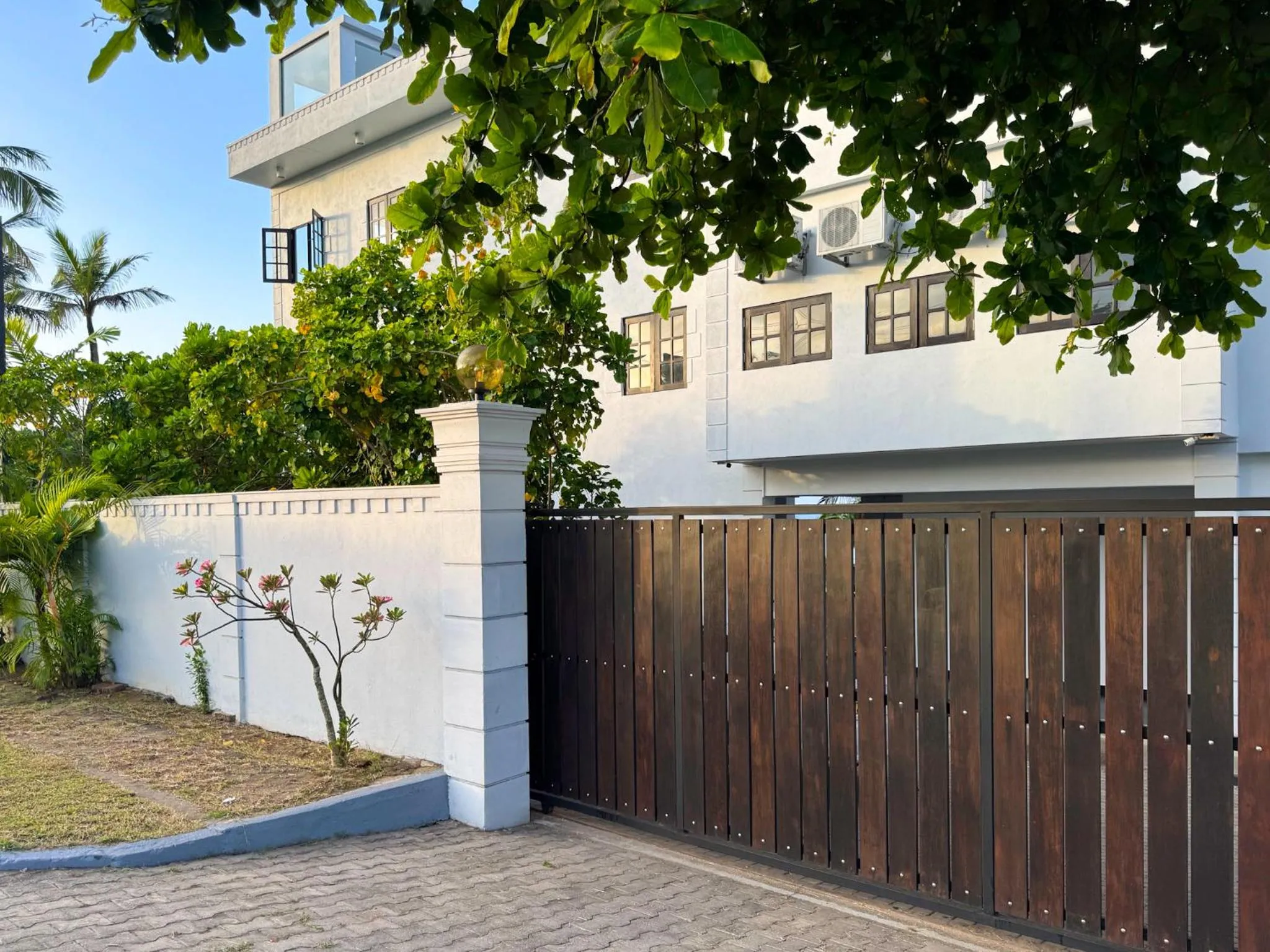 Property building in Moi Induruwa by DBI