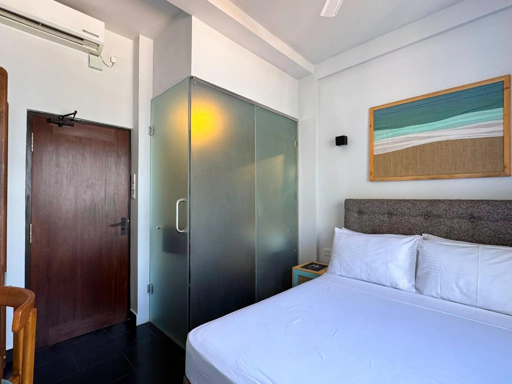 Bed in Moi Induruwa by DBI