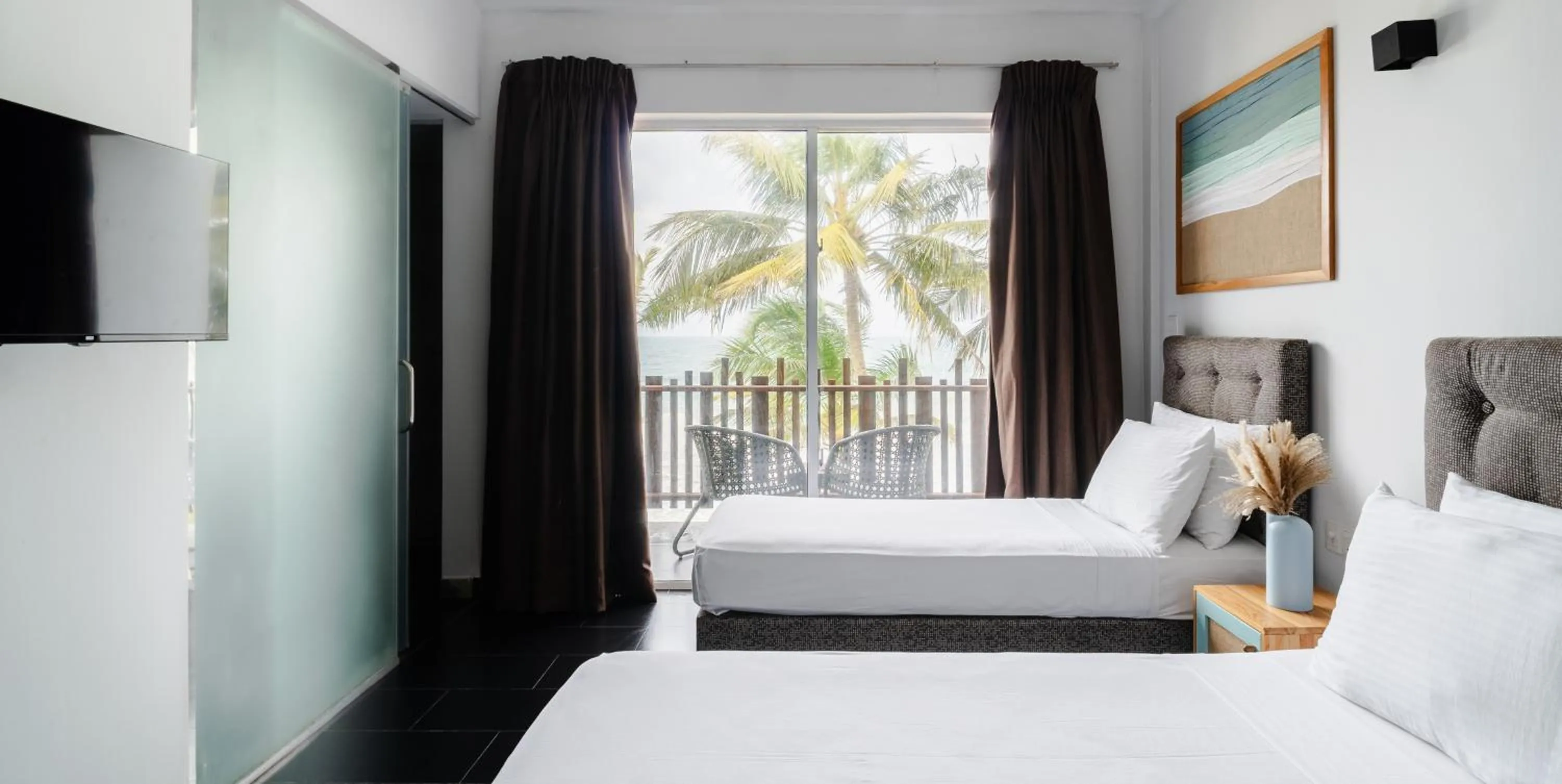 Bed in Moi Induruwa by DBI