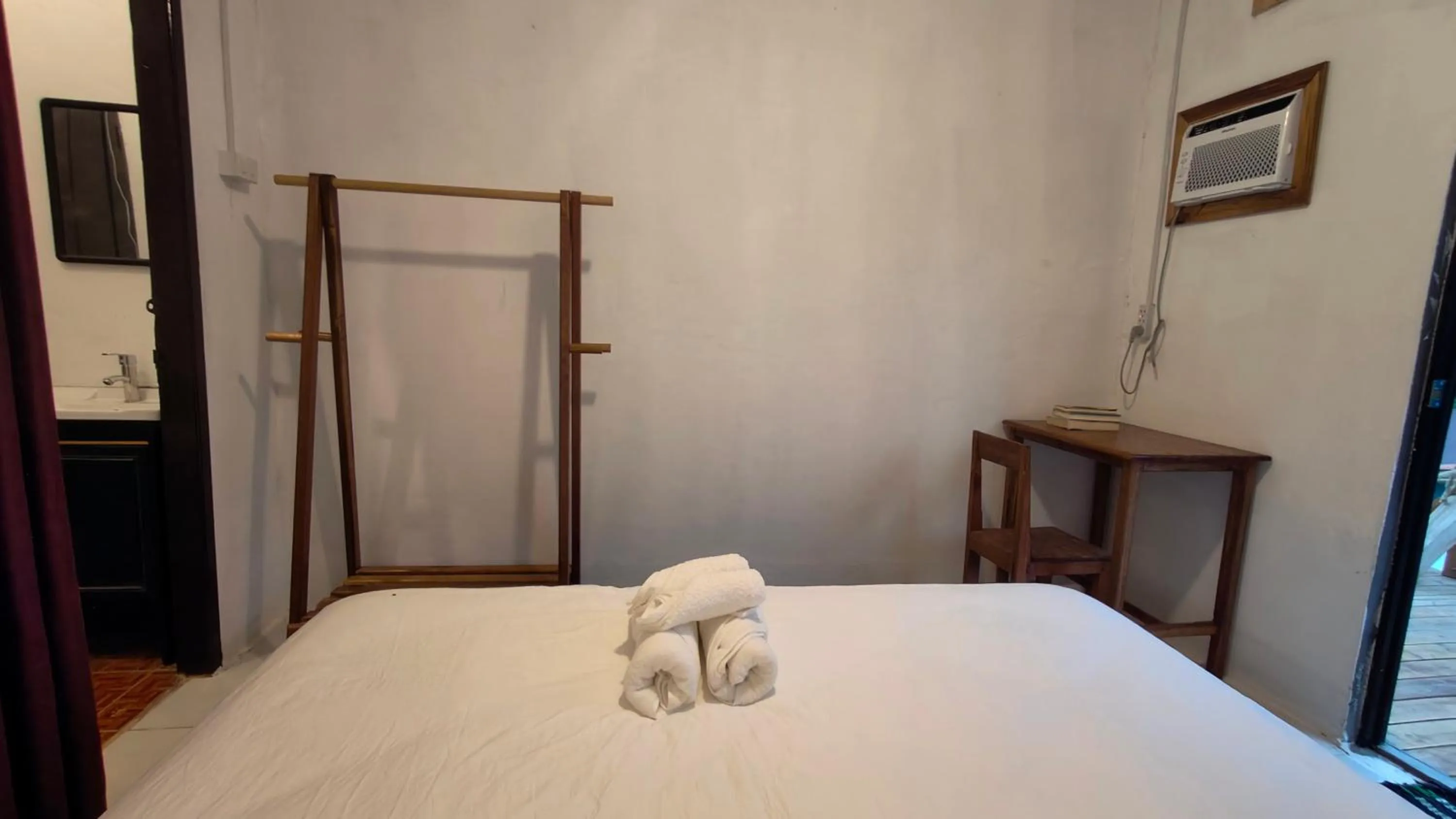 Bed in Mimosa Backpackers Hostel