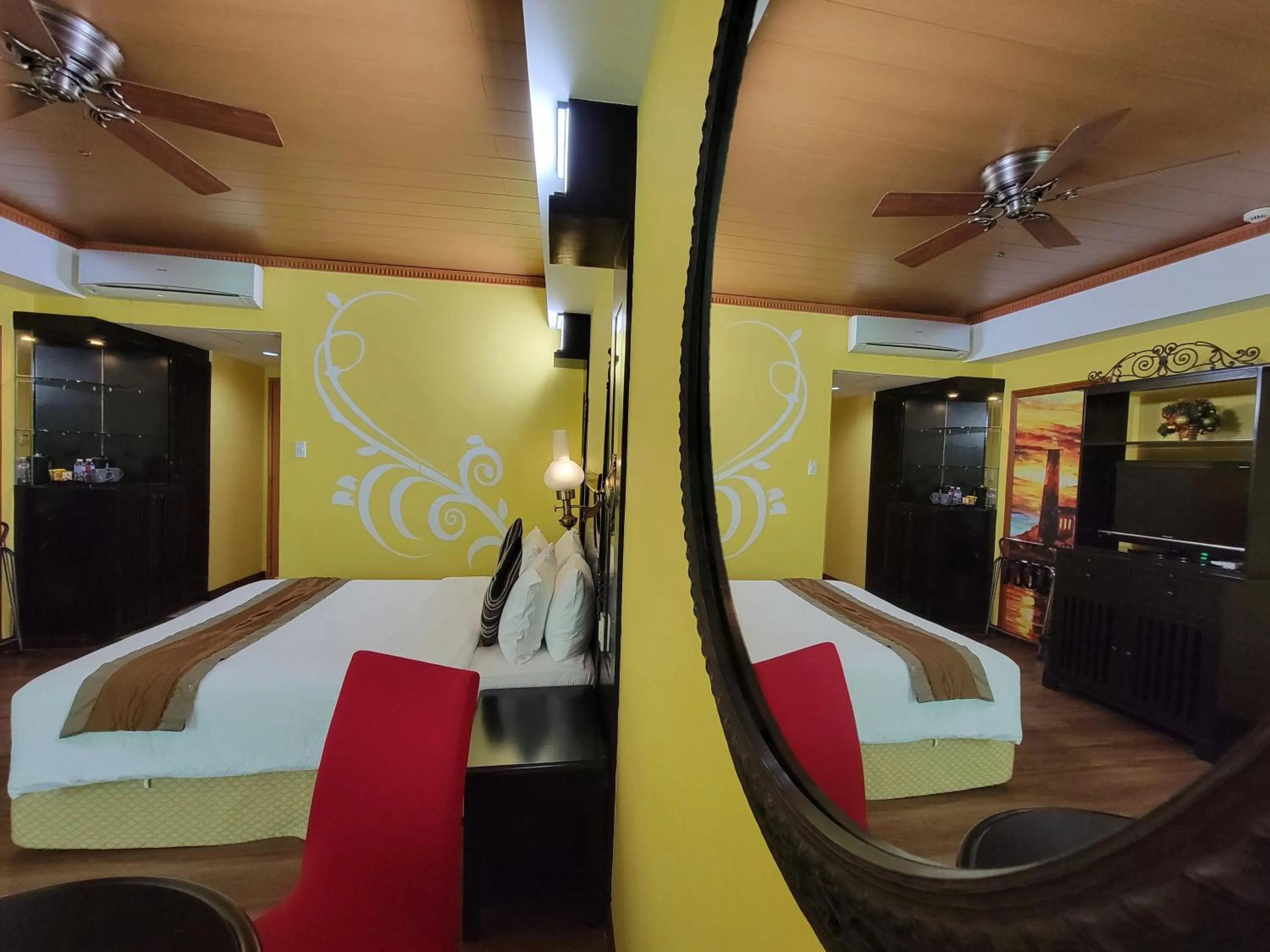 Bed in Lee Boutique Hotel Tagaytay