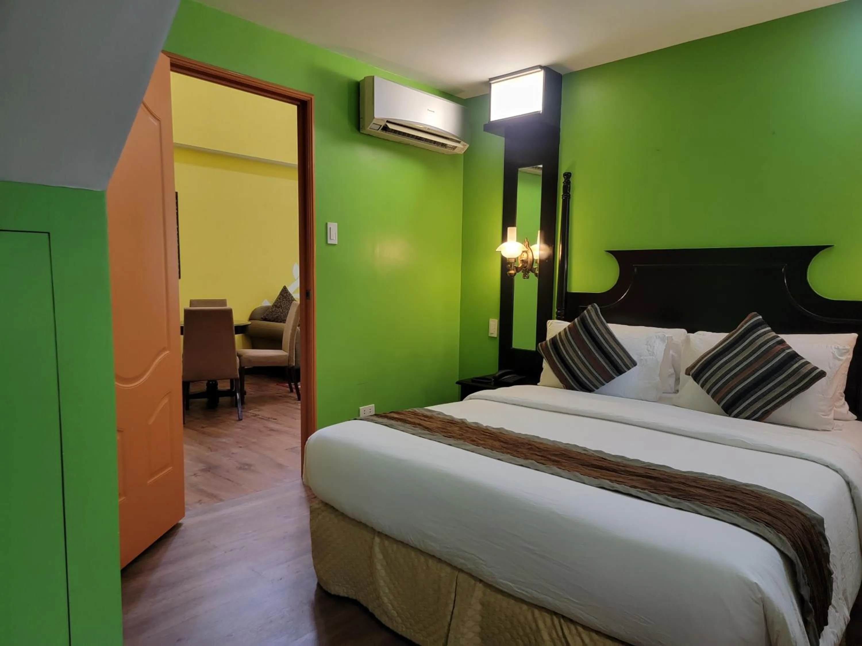 Bed in Lee Boutique Hotel Tagaytay