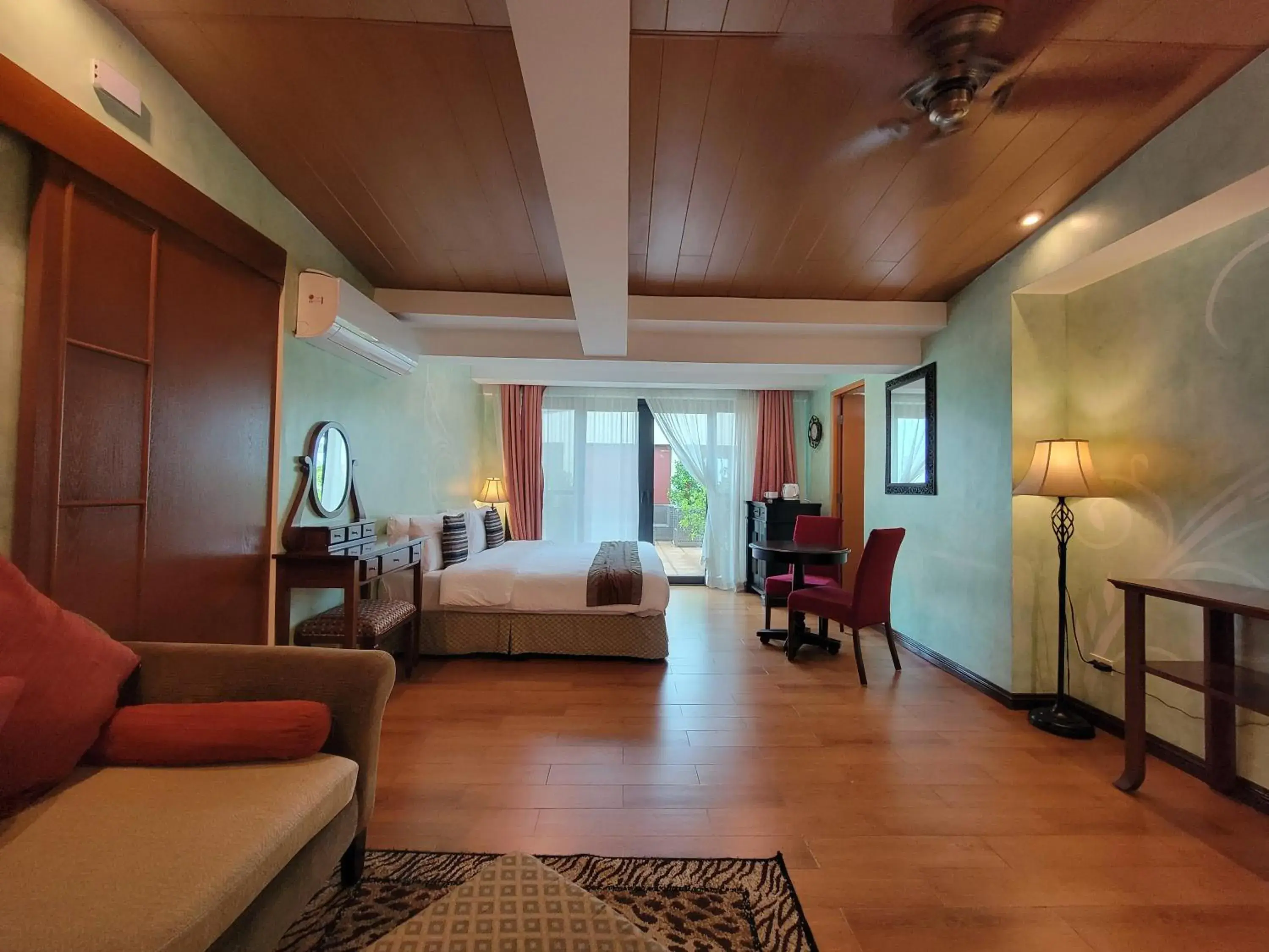Double Room in Lee Boutique Hotel Tagaytay Double Room in Lee Boutique Hotel Tagaytay
