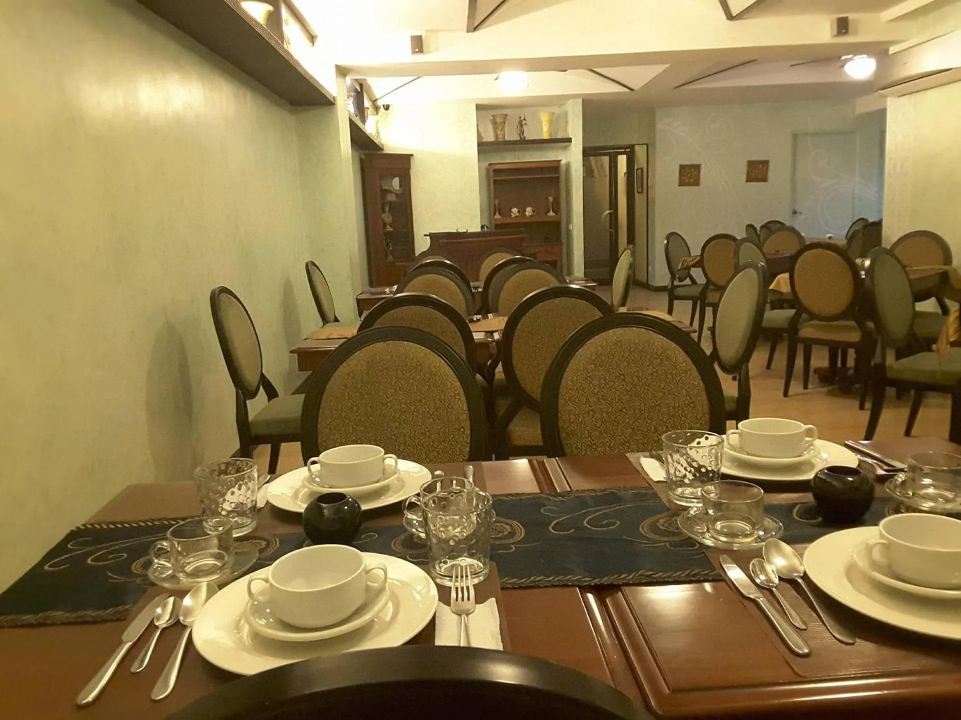 Restaurant/places to eat in Lee Boutique Hotel Tagaytay