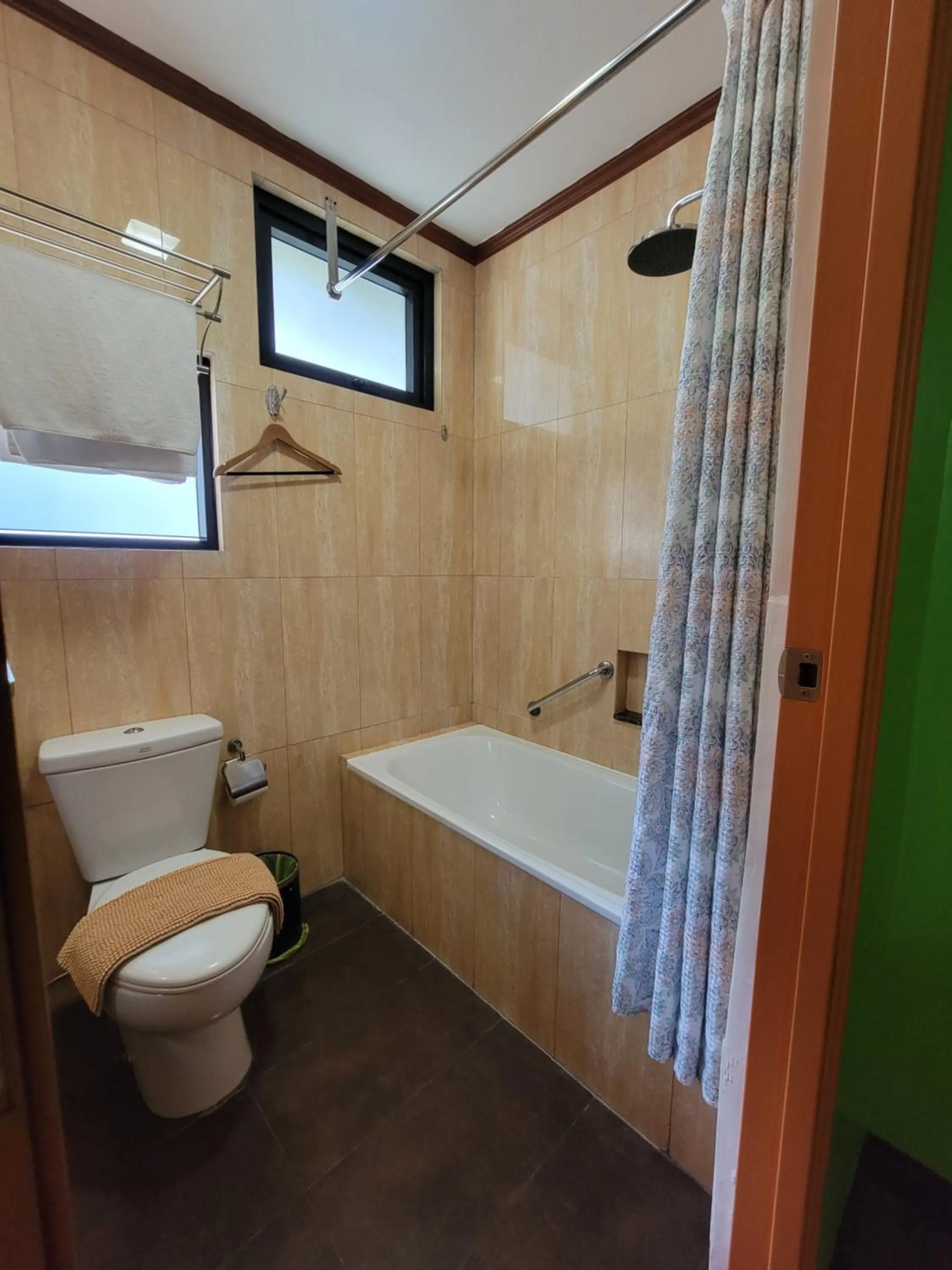 Bathroom in Lee Boutique Hotel Tagaytay