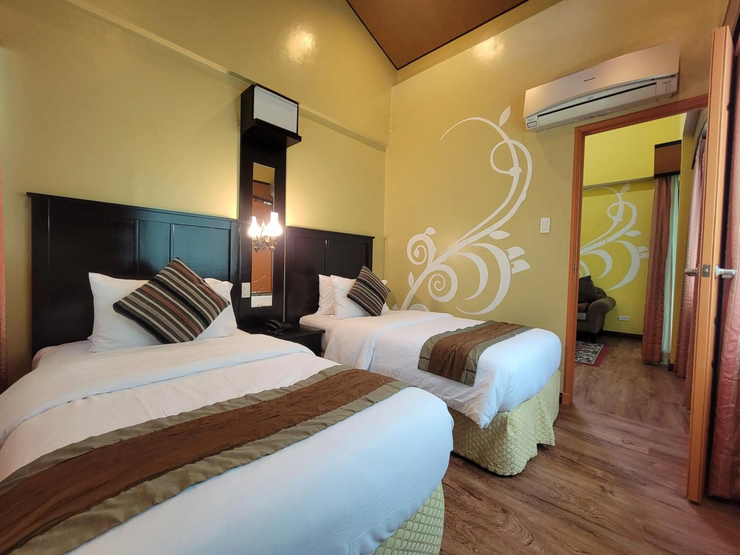 Bed in Lee Boutique Hotel Tagaytay