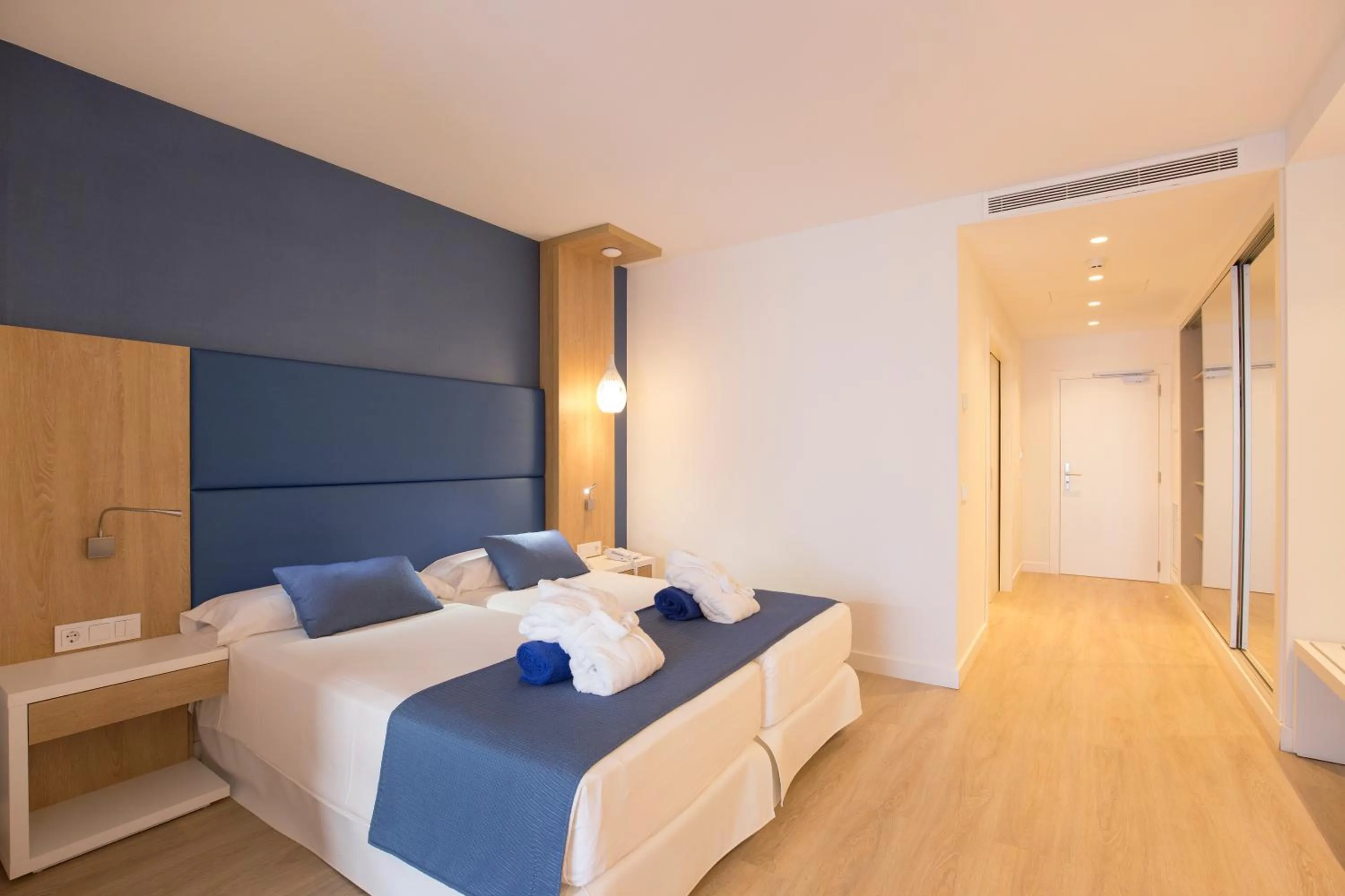 Bedroom, Bed in Hotel Bella Playa & Spa