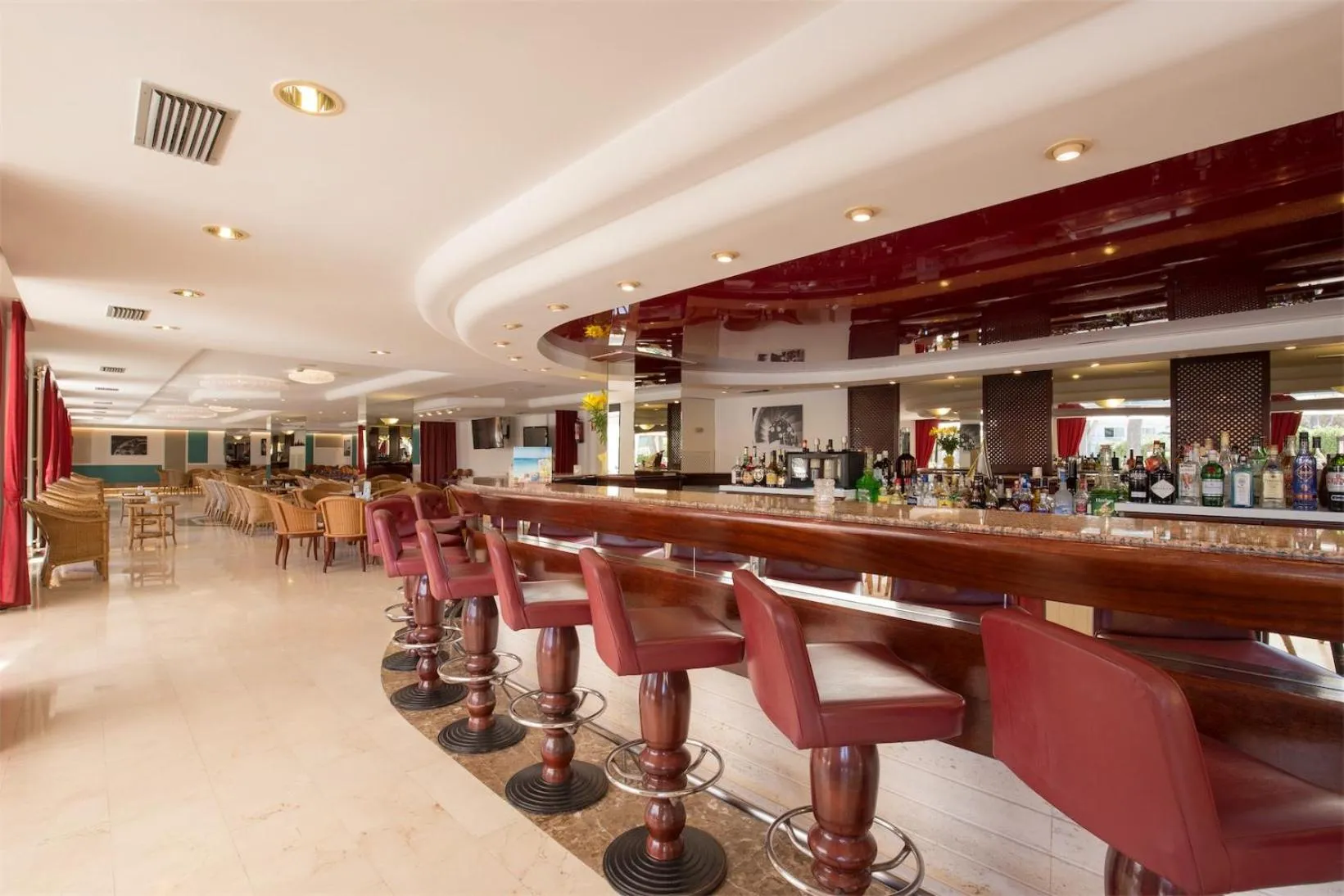 Lounge or bar in Hotel Bella Playa & Spa