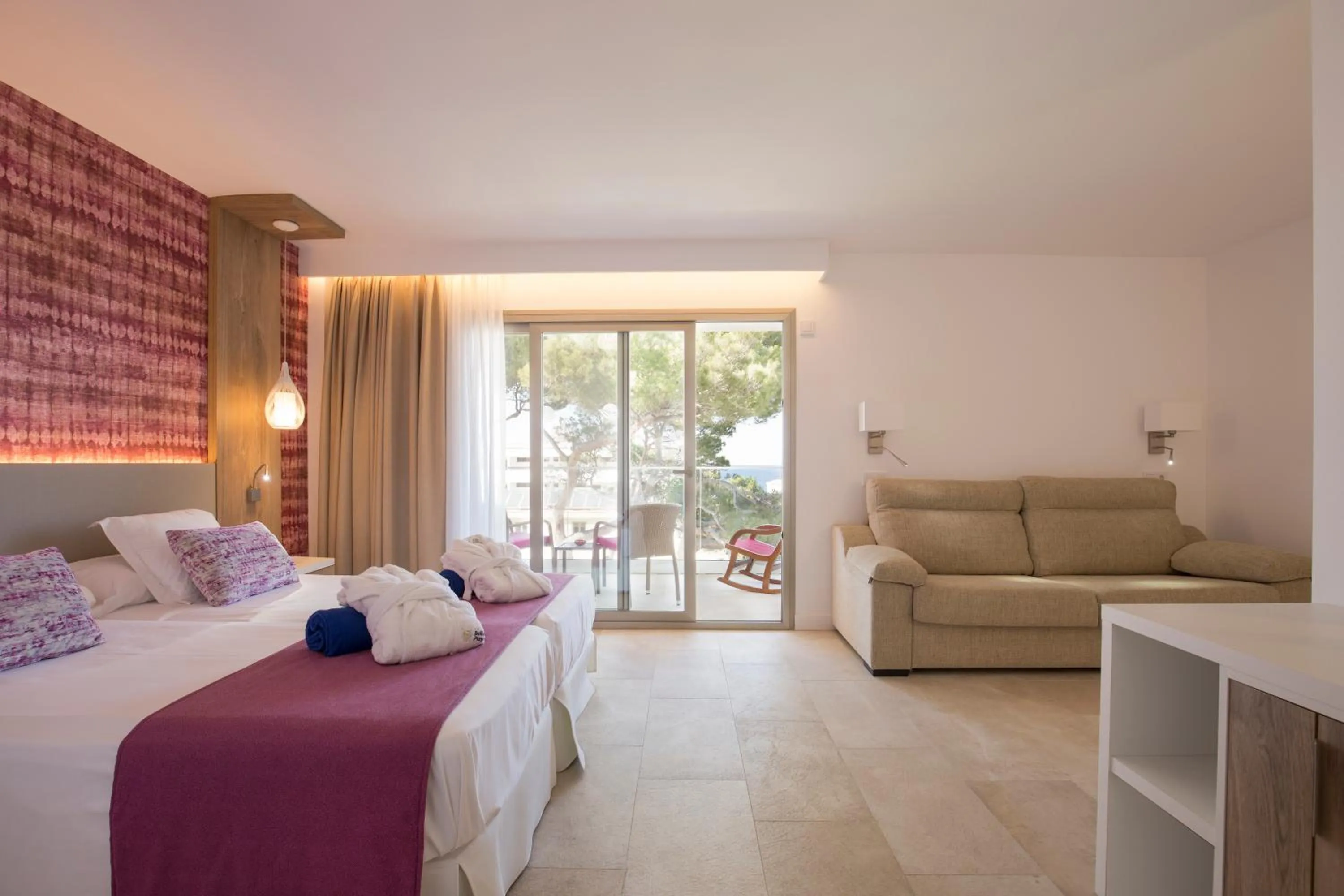 Photo of the whole room, Bed in Hotel Bella Playa & Spa