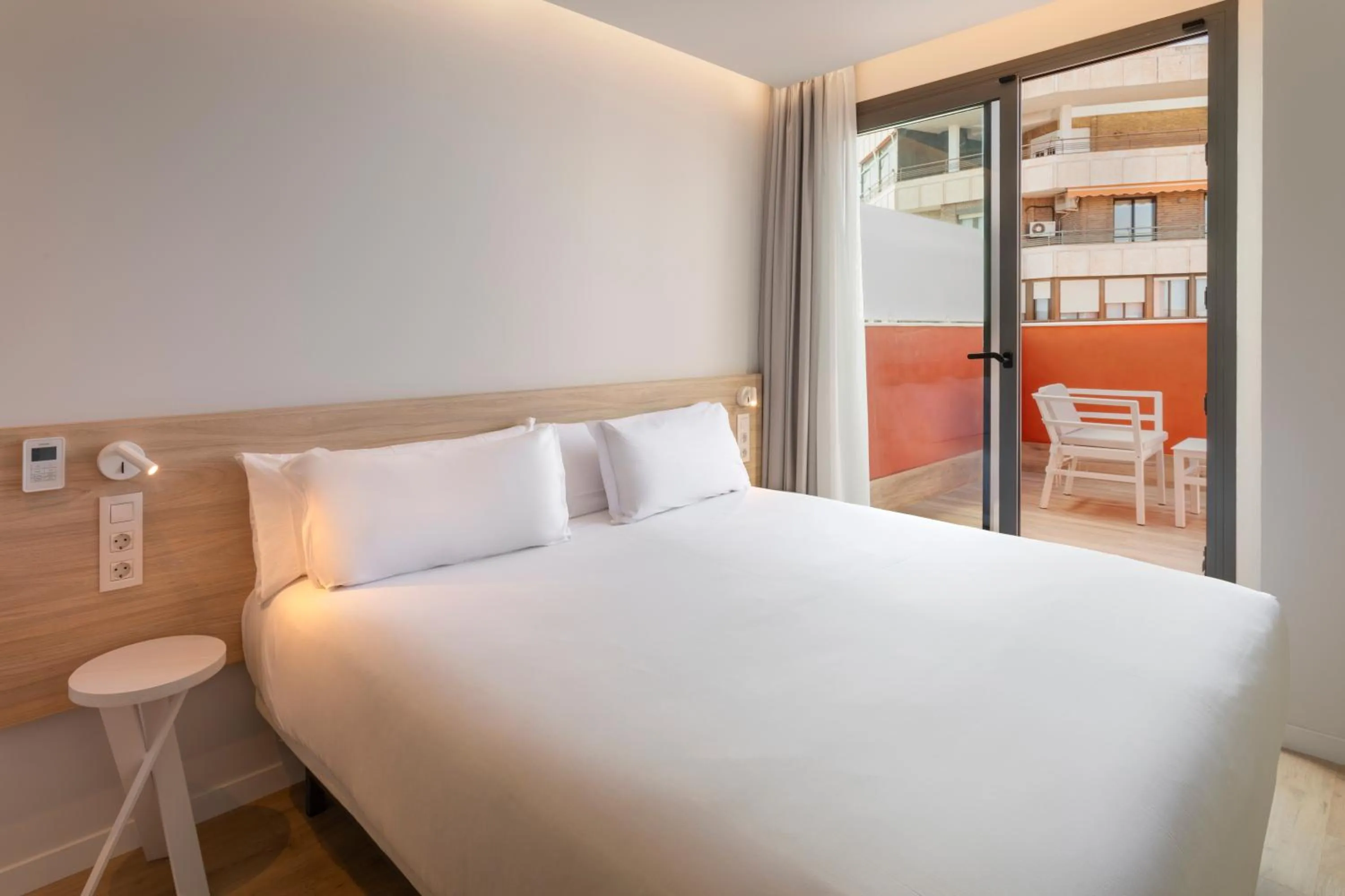 Bedroom, Bed in B&B HOTEL Alicante Centro