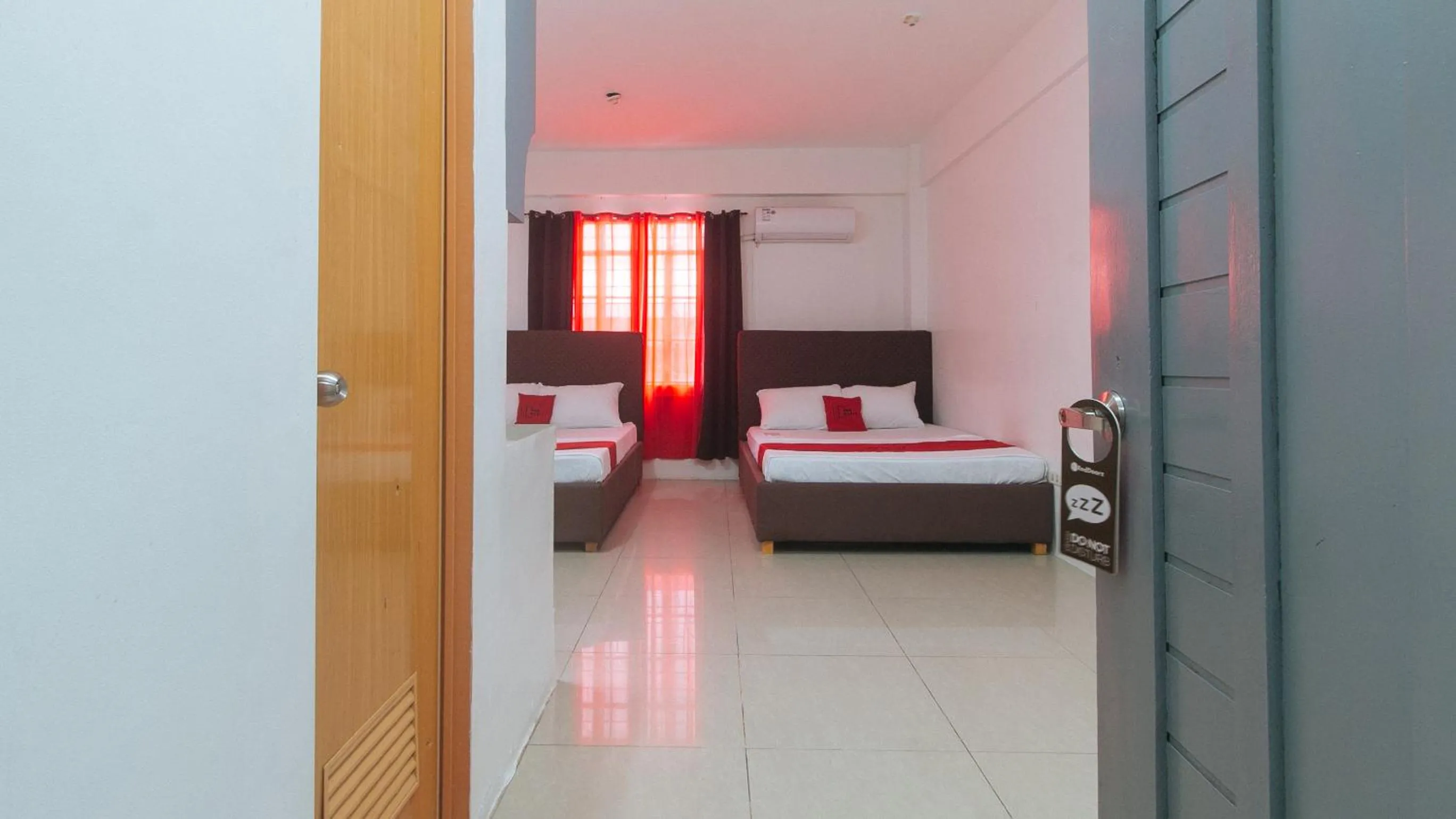 Bed in RedDoorz at Najar Residences near NAIA Terminal