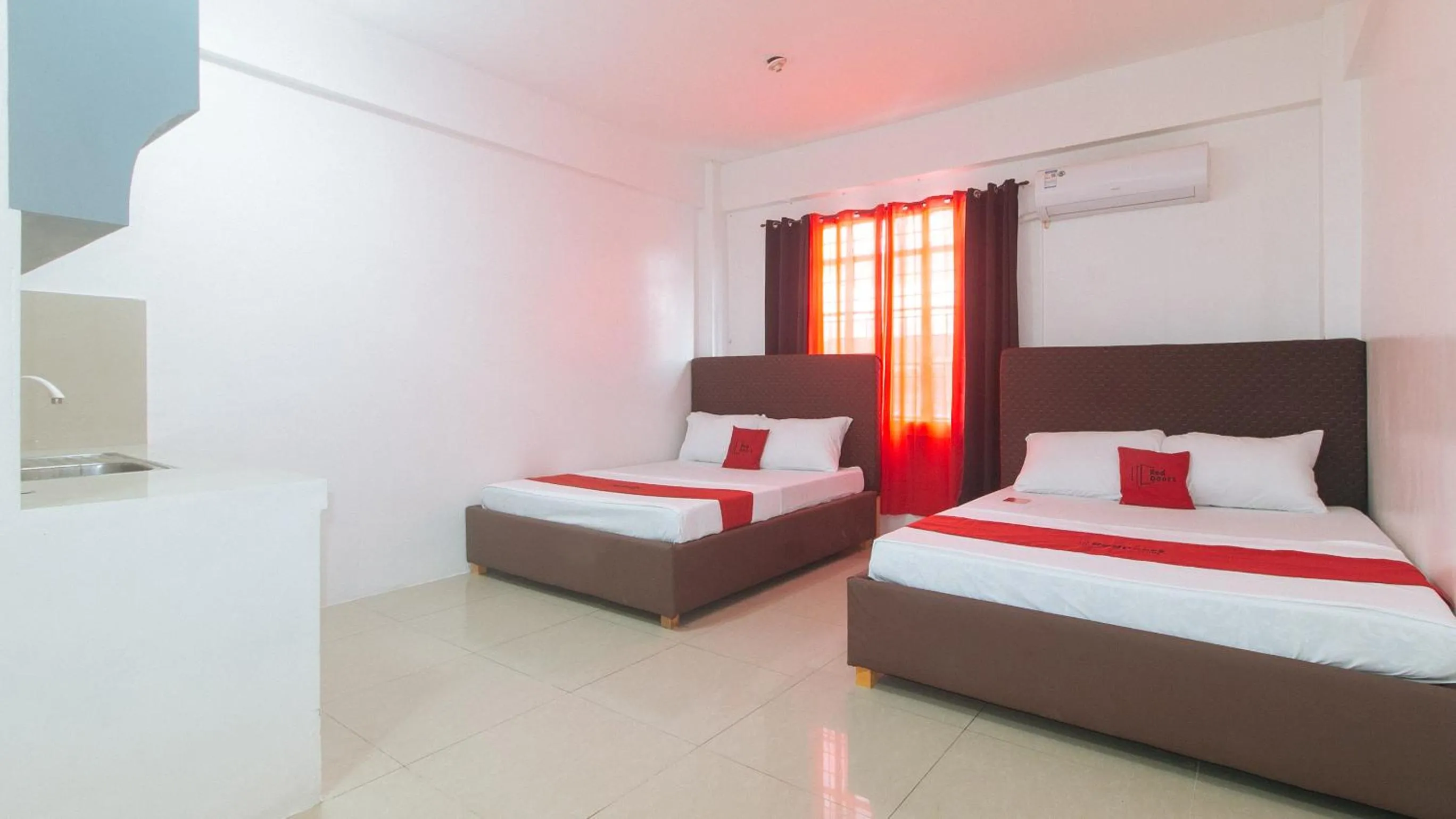 Bed in RedDoorz at Najar Residences near NAIA Terminal