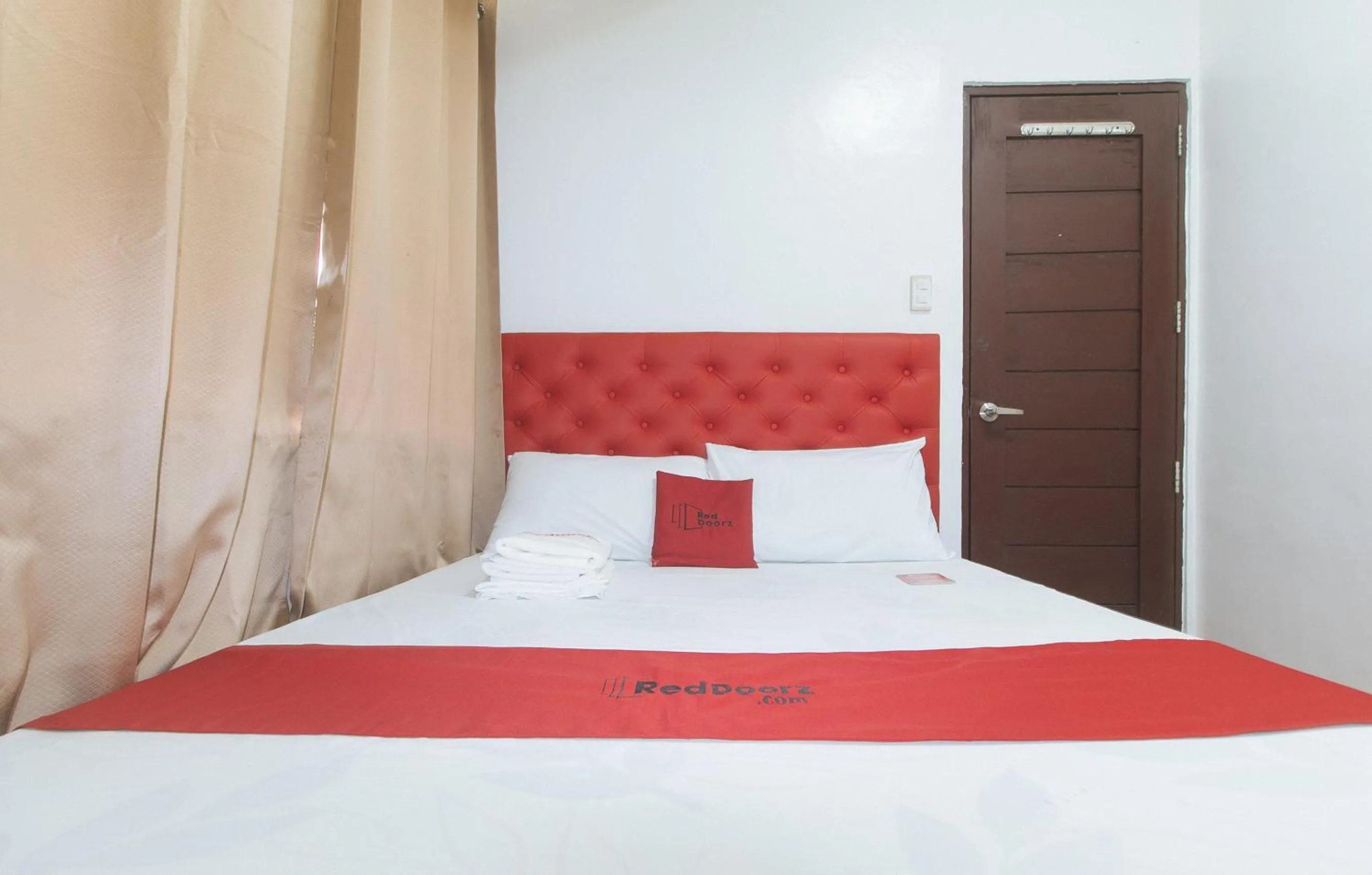 Bed in RedDoorz at Najar Residences near NAIA Terminal