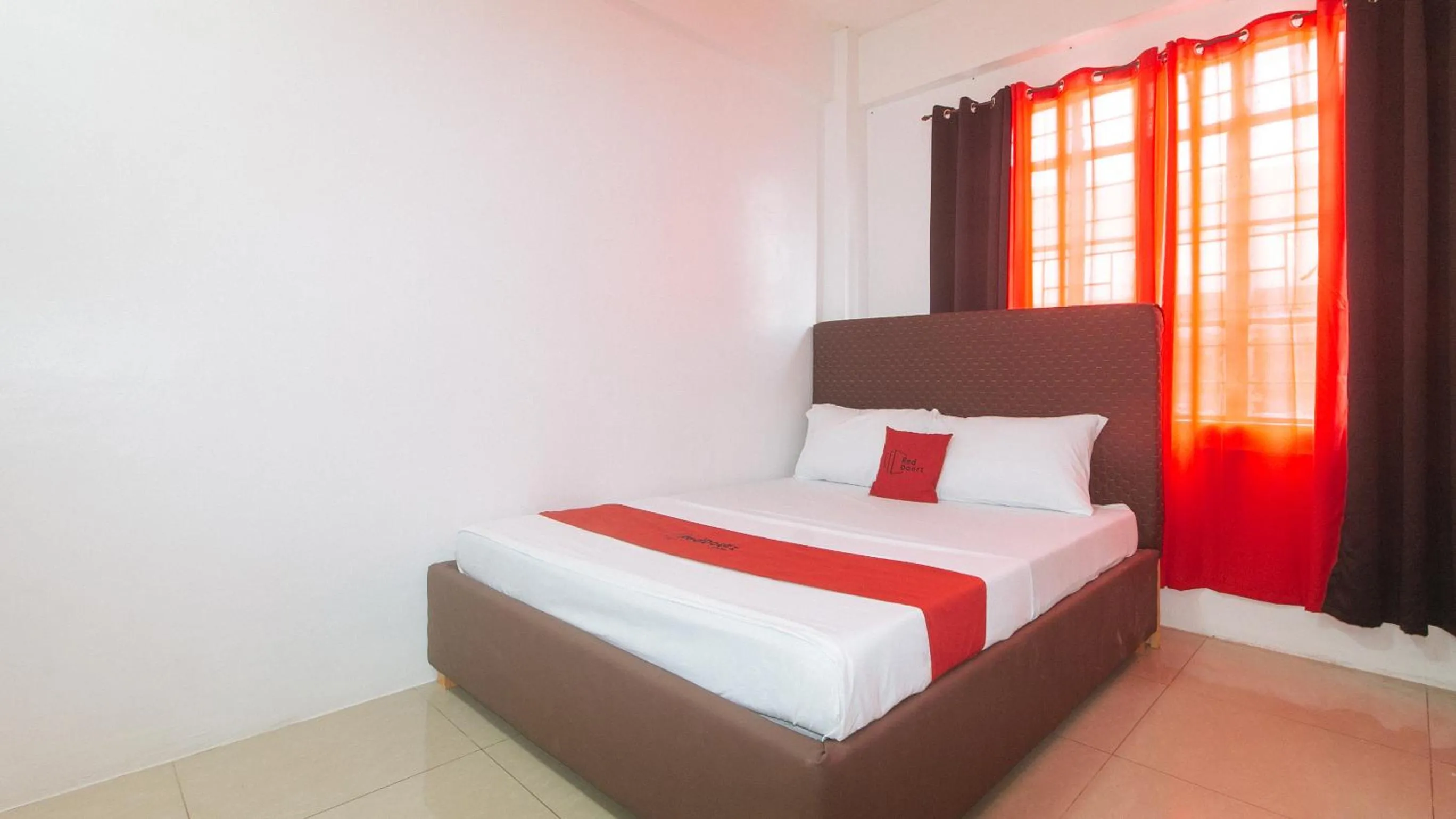 Bedroom, Bed in RedDoorz at Najar Residences near NAIA Terminal
