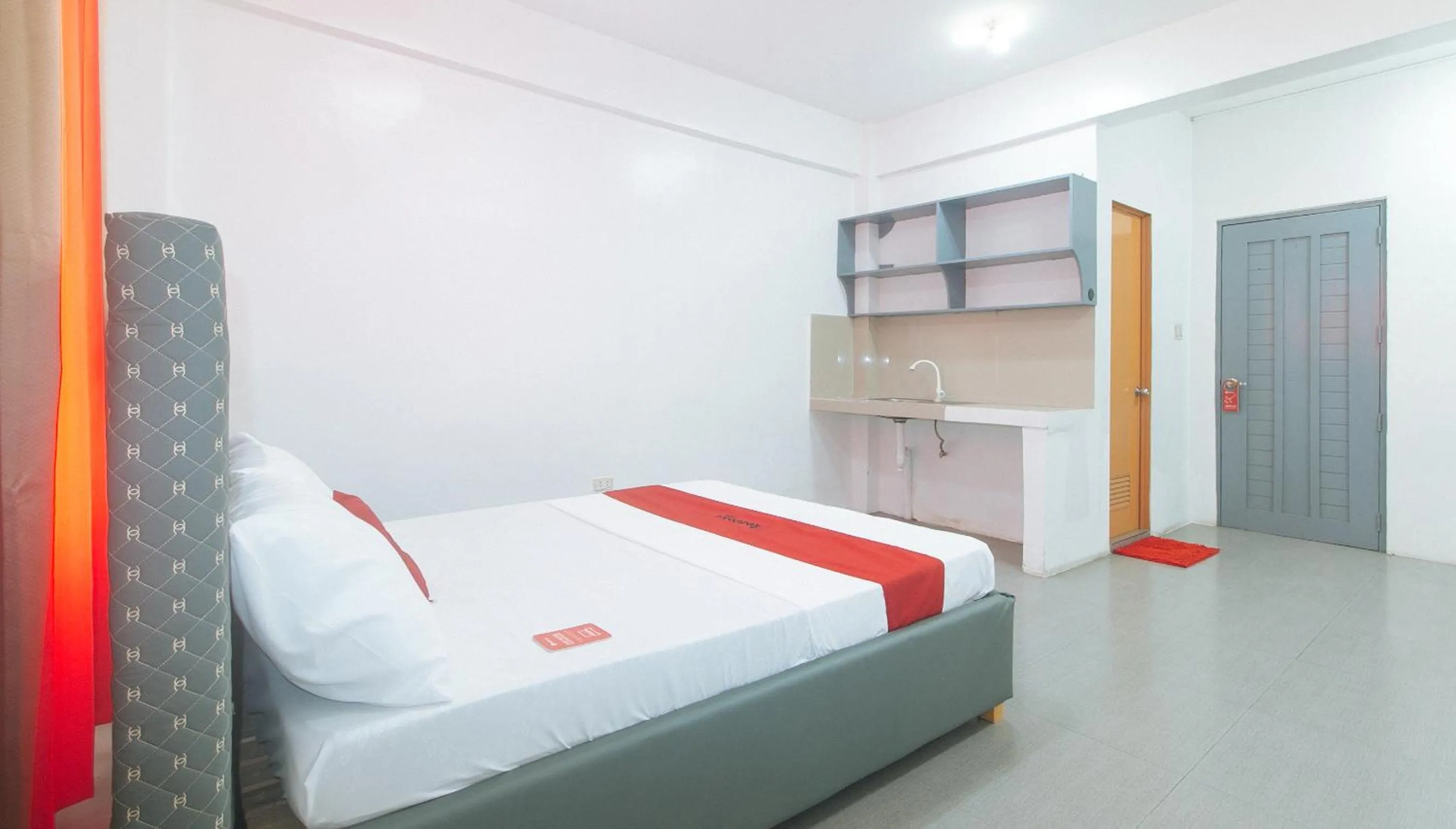 Bedroom, Bed in RedDoorz at Najar Residences near NAIA Terminal