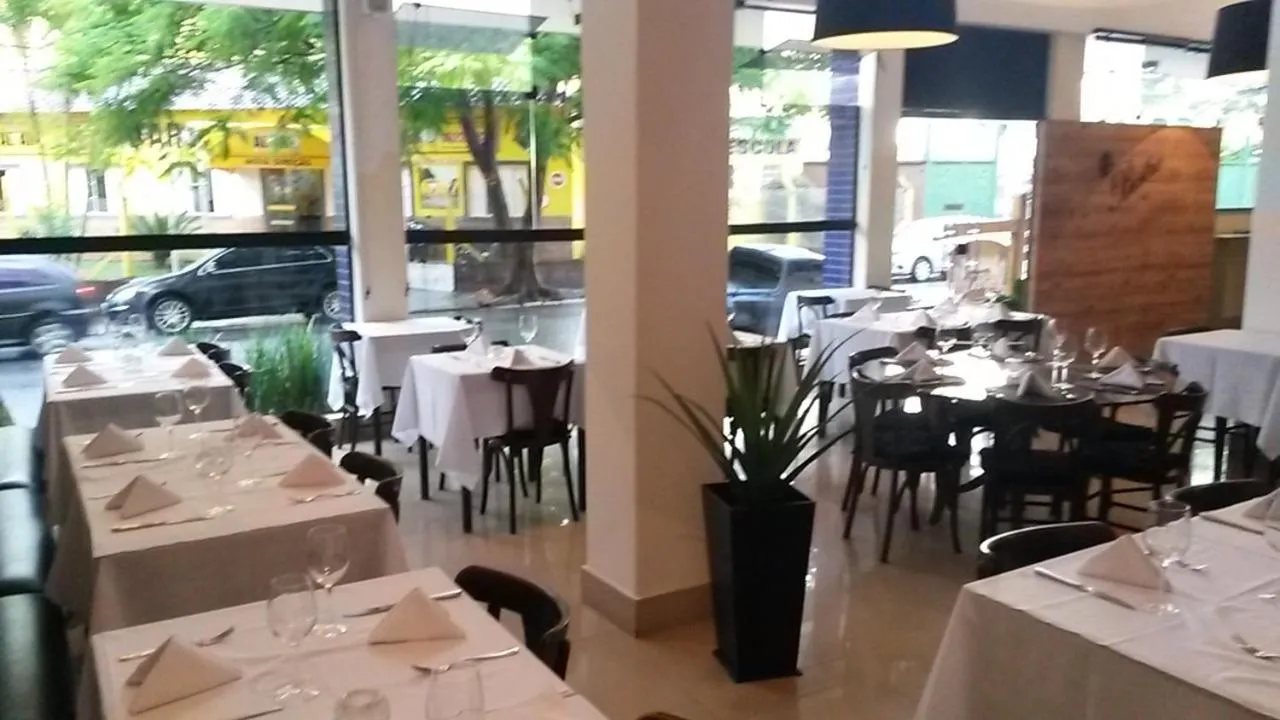 Restaurant/places to eat in Itajubá Flat Hotel