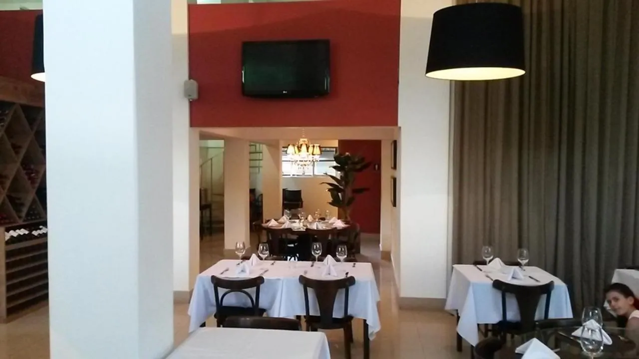 Restaurant/places to eat in Itajubá Flat Hotel