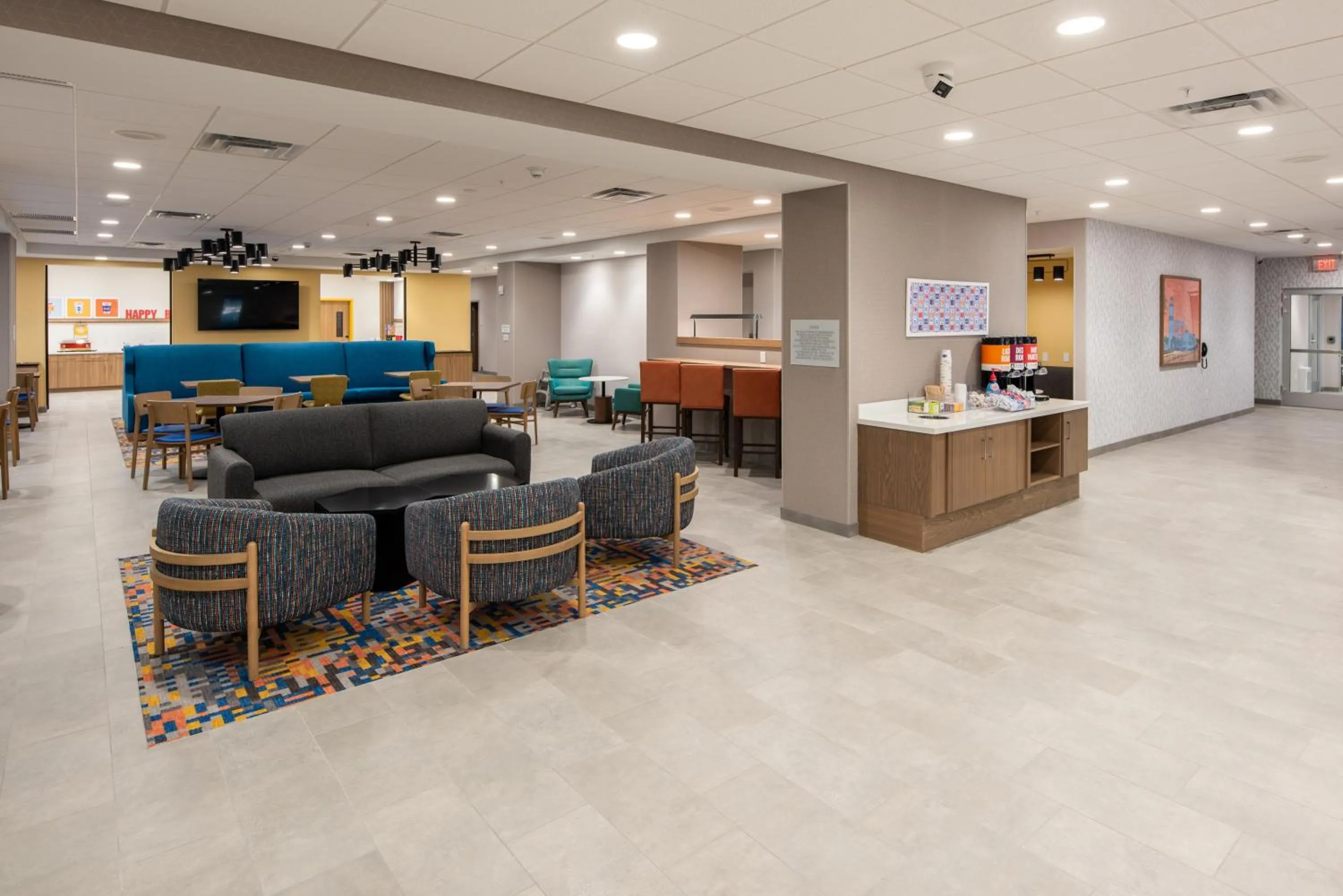 Seating area in Hampton Inn Cooperstown