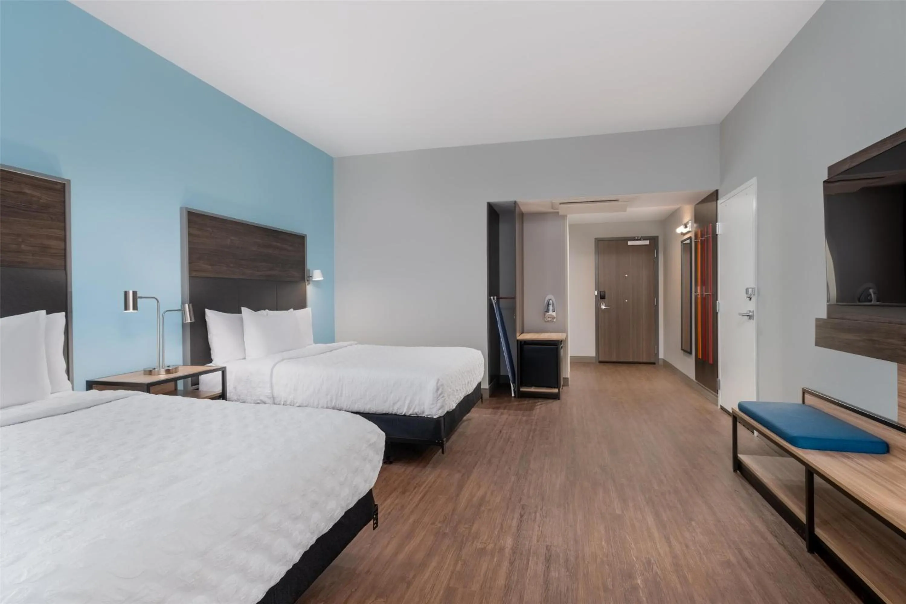 Bed in Tru By Hilton Houston Downtown Convention Center