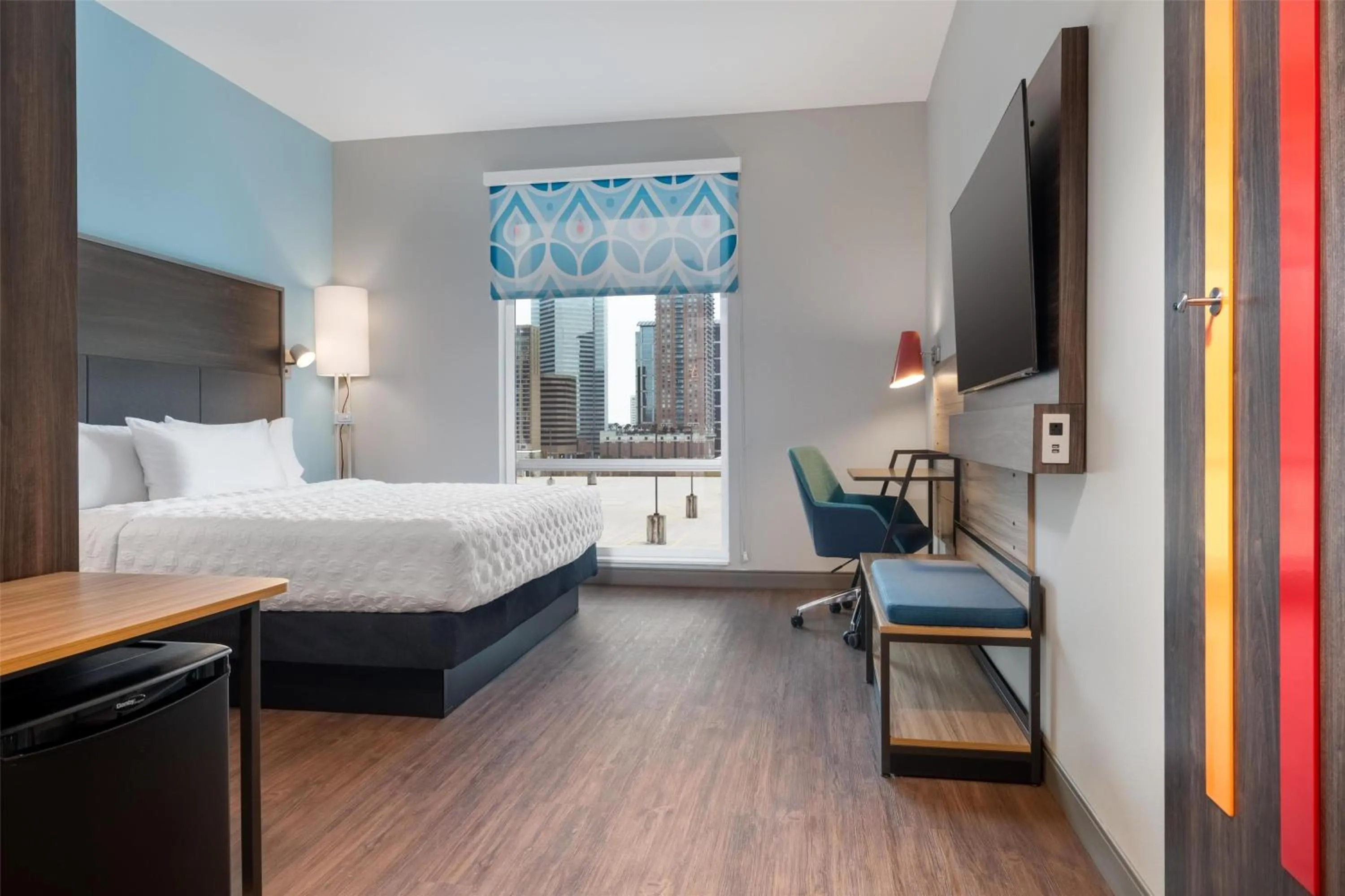 Bed in Tru By Hilton Houston Downtown Convention Center