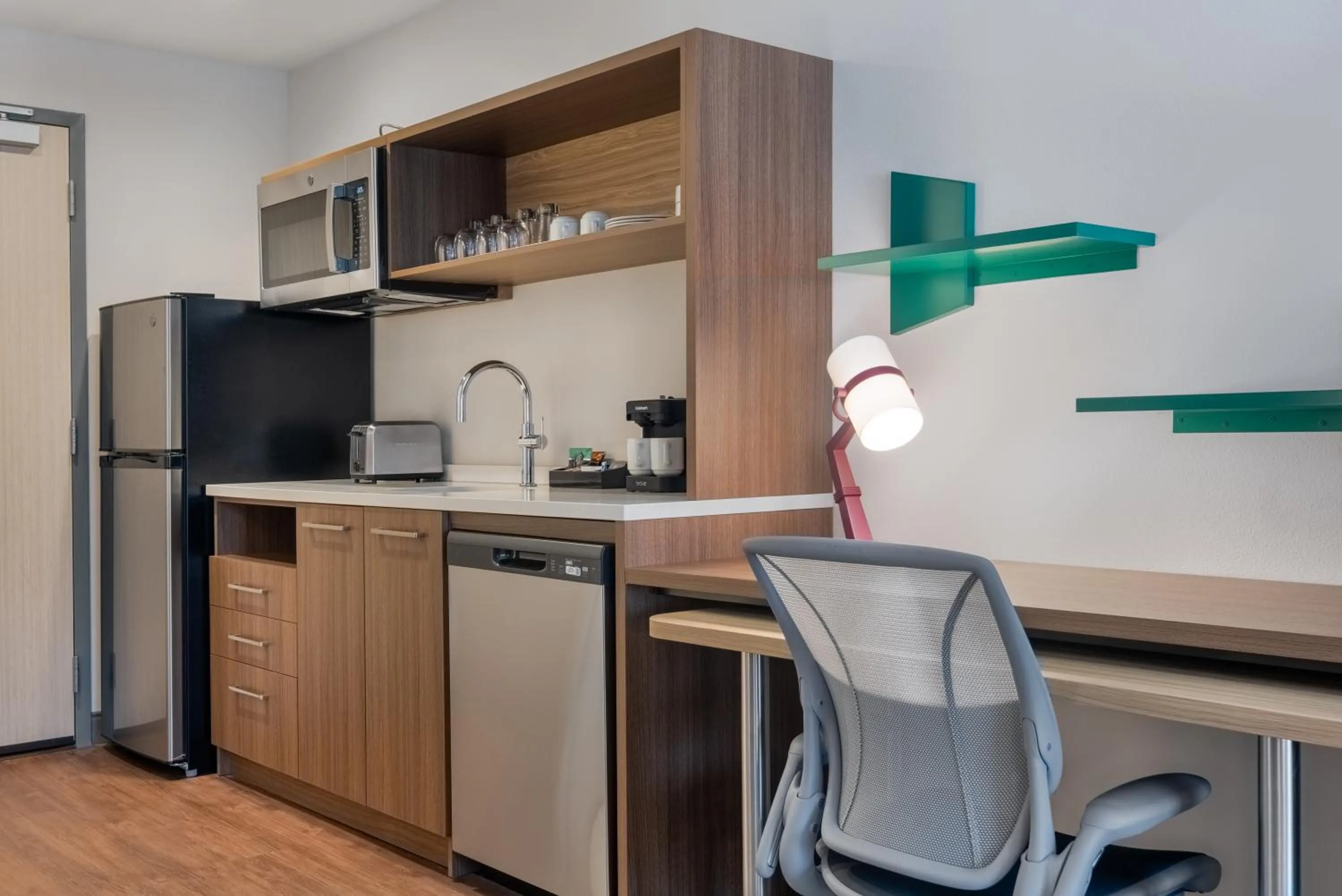 Kitchen or kitchenette in Home2 Suites By Hilton Houston Downtown Convention Center
