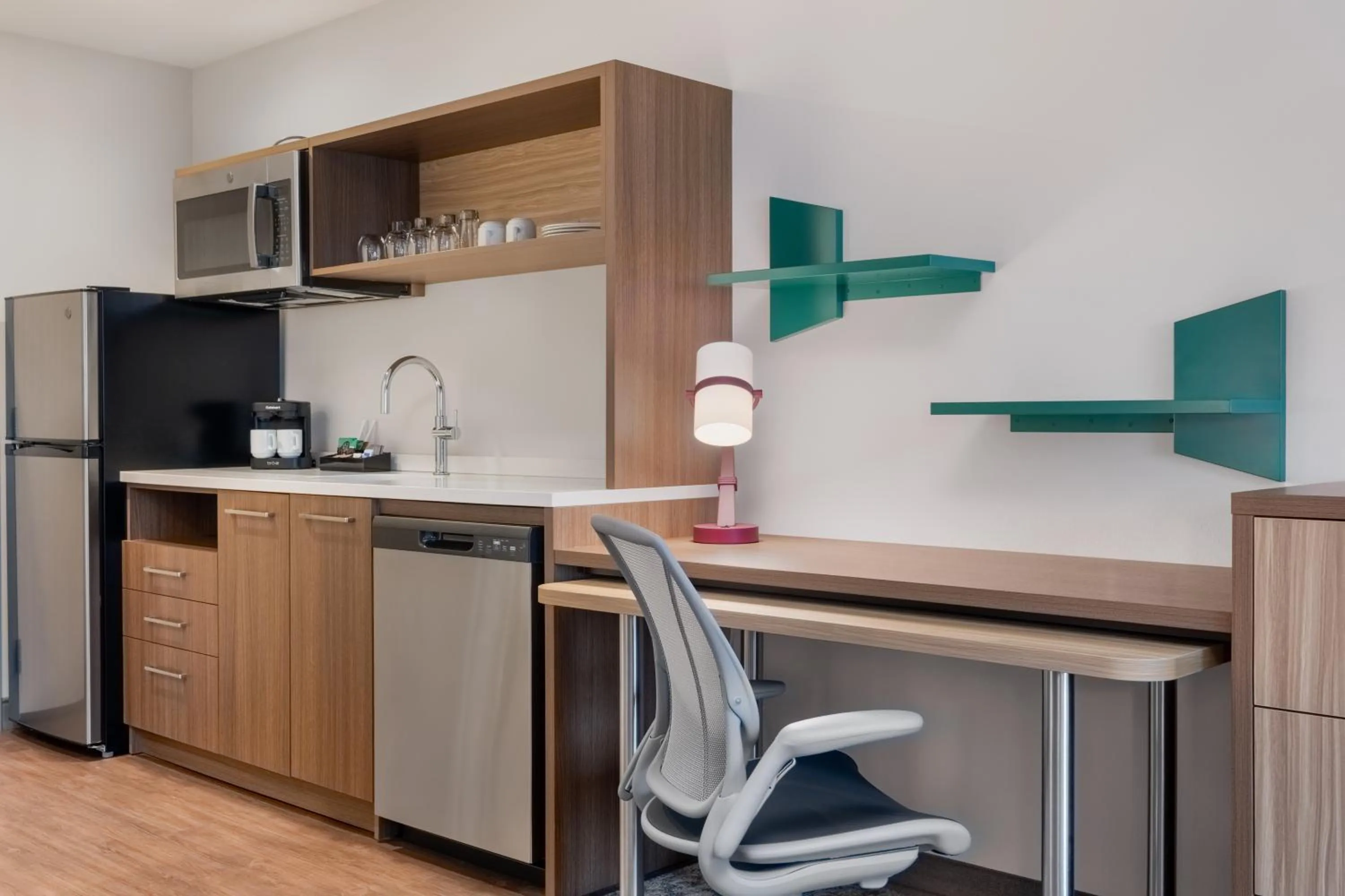 Kitchen or kitchenette in Home2 Suites By Hilton Houston Downtown Convention Center