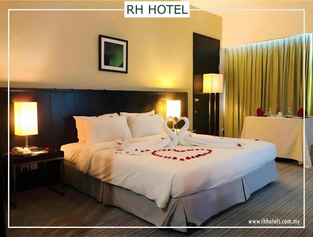 Bed in RH Hotel Sibu