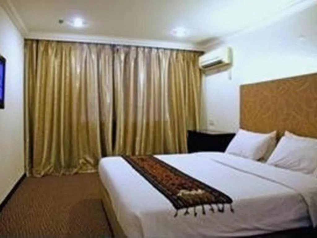 Bed in Royal Hotel