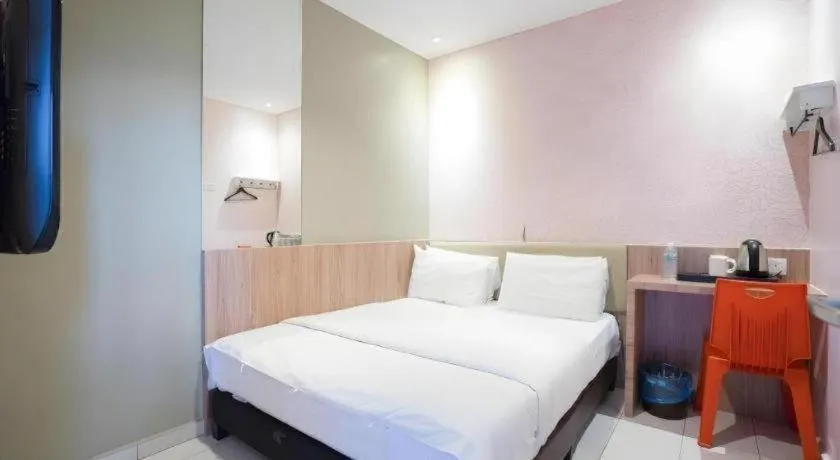 Bed in Cappuccino Hotel @ Mount Austin