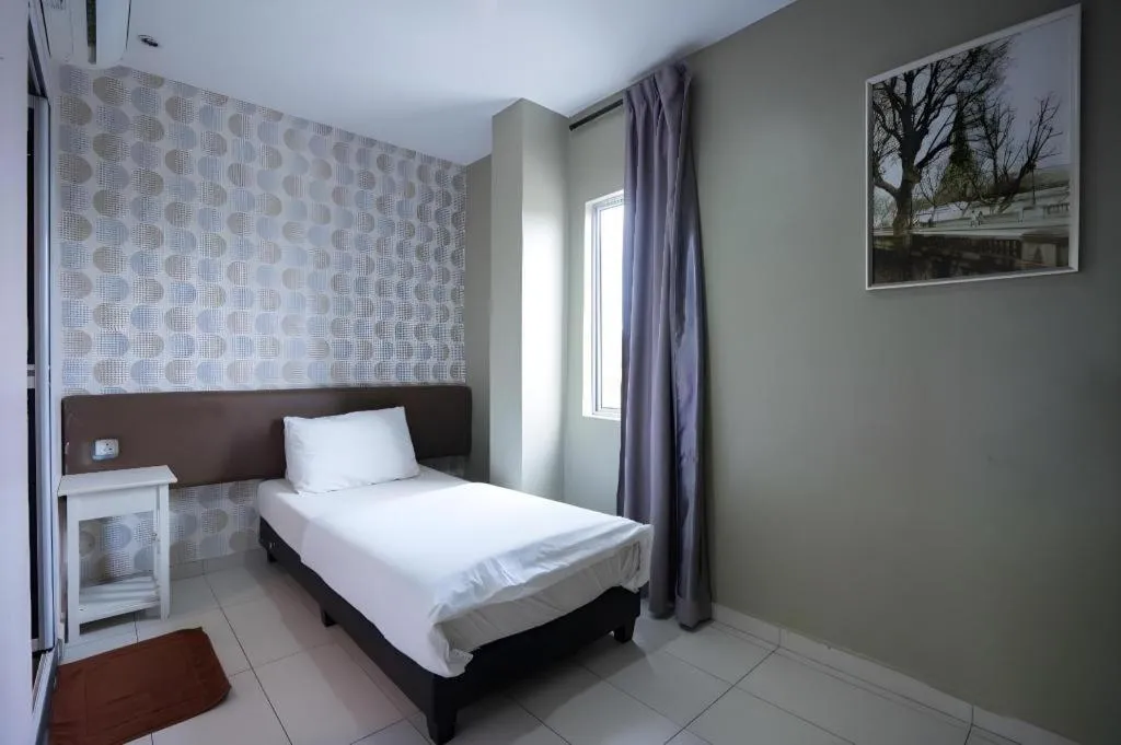 Bed in Cappuccino Hotel @ Mount Austin