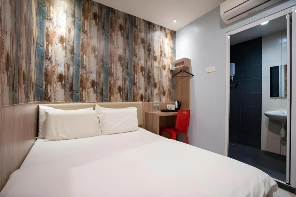 Bed in Cappuccino Hotel @ Mount Austin