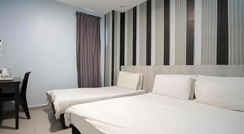 Bed in Cappuccino Hotel @ Mount Austin