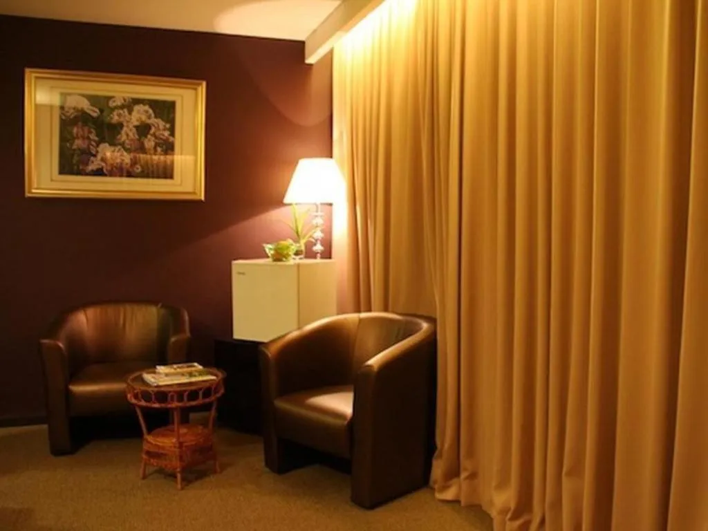 Grand Medallion Hotel