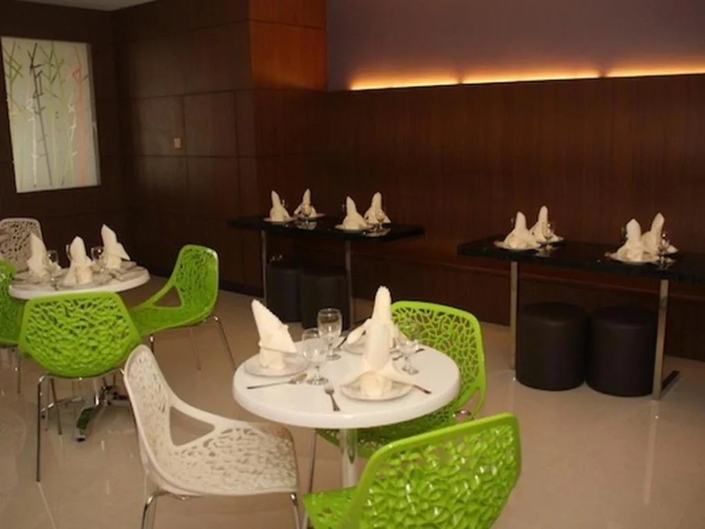 Grand Medallion Hotel