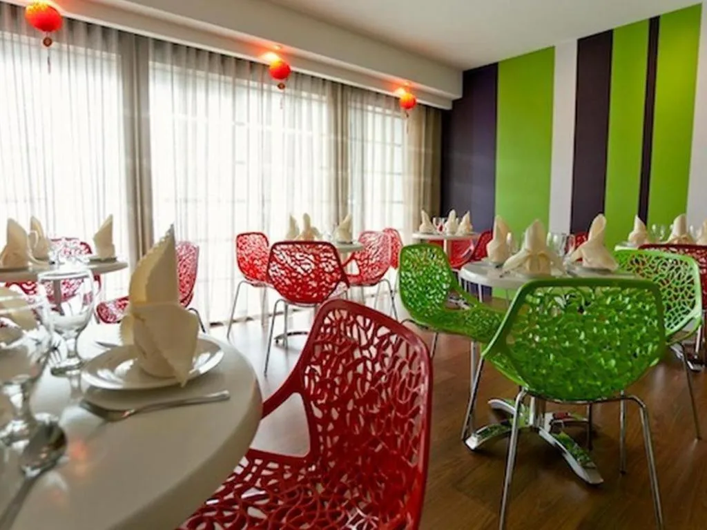 Grand Medallion Hotel