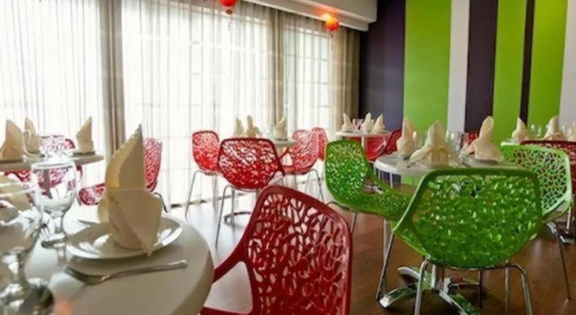 Grand Medallion Hotel