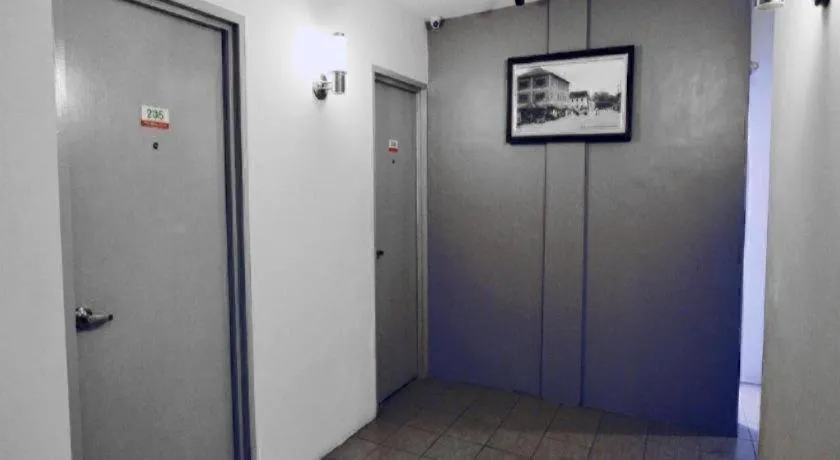 Place2Stay @ RH Plaza Hotel