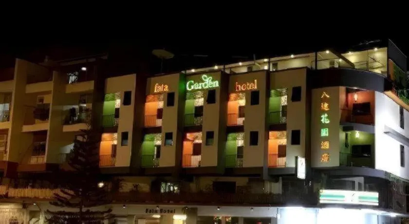 Place2Stay @ RH Plaza Hotel