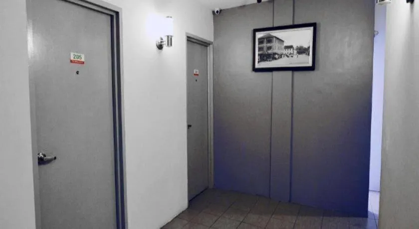 Place2Stay @ RH Plaza Hotel