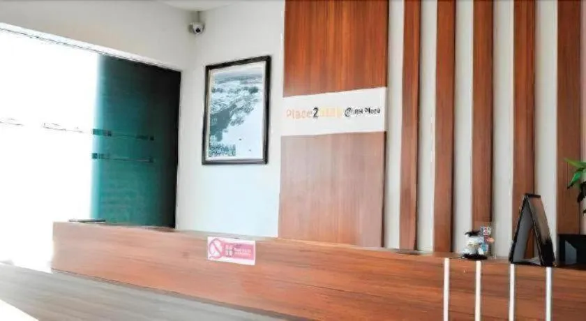 Place2Stay @ RH Plaza Hotel