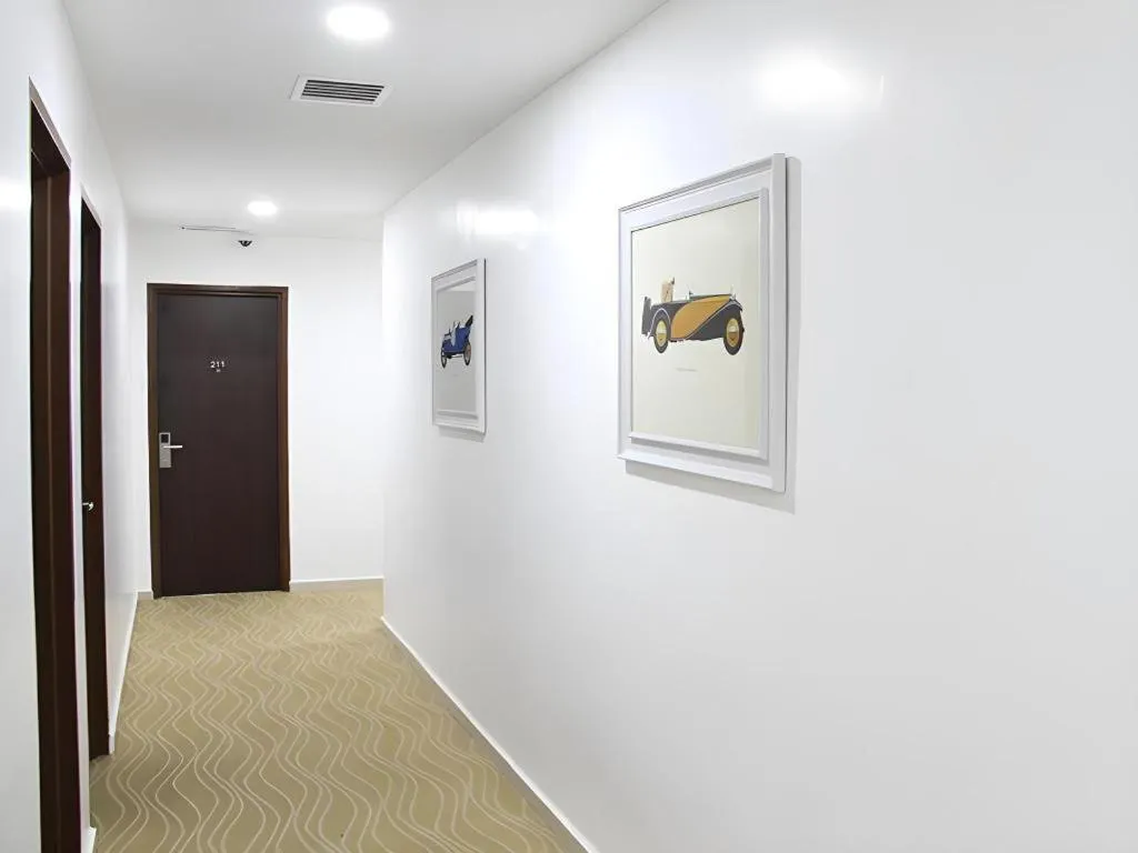 Peach Hill Hotel & Cafe