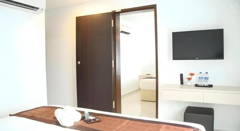 Bed in Peach Hill Hotel & Cafe