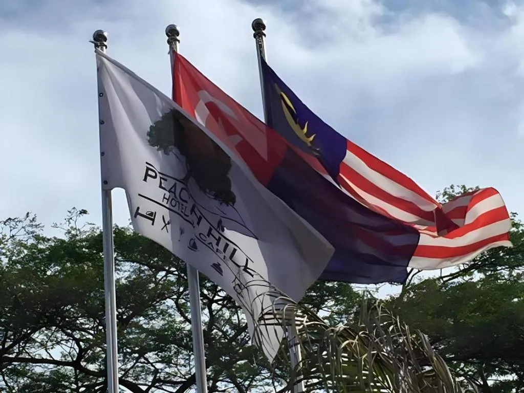 Peach Hill Hotel & Cafe