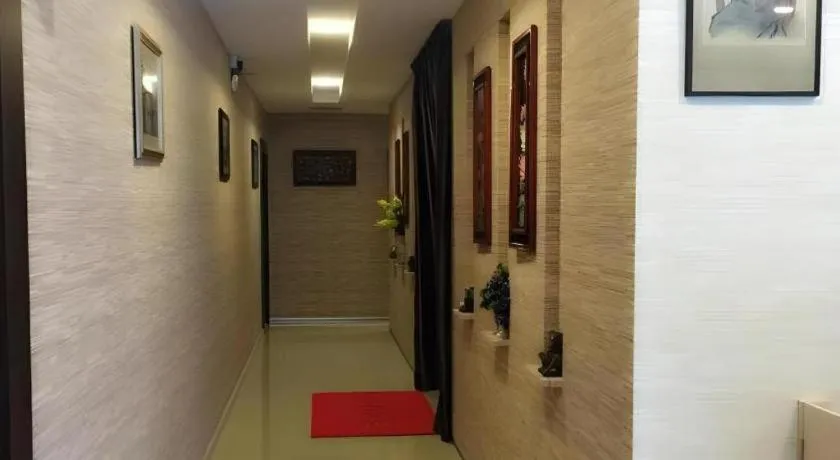 Peach Hill Hotel & Cafe